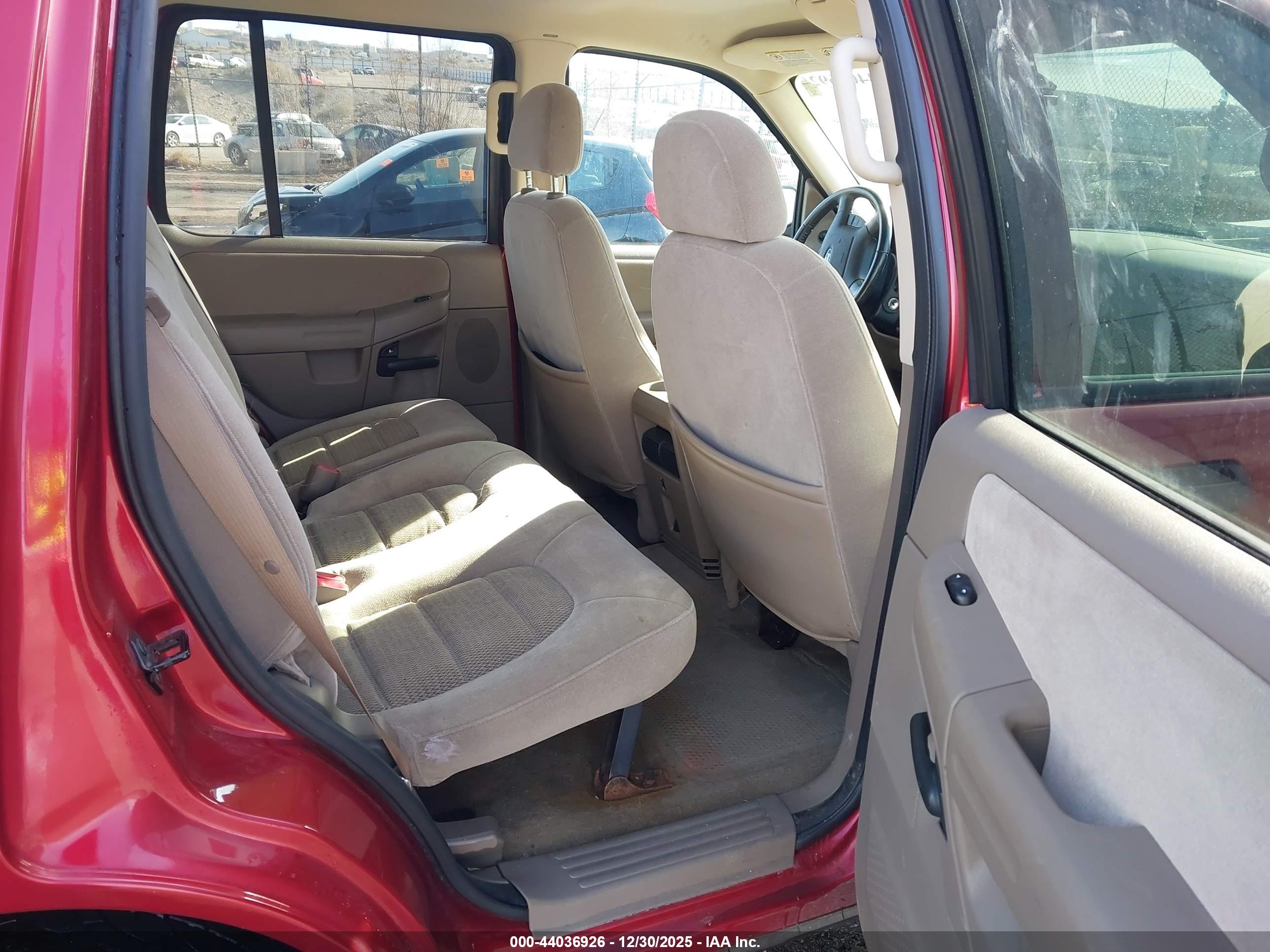 FORD EXPLORER image 8