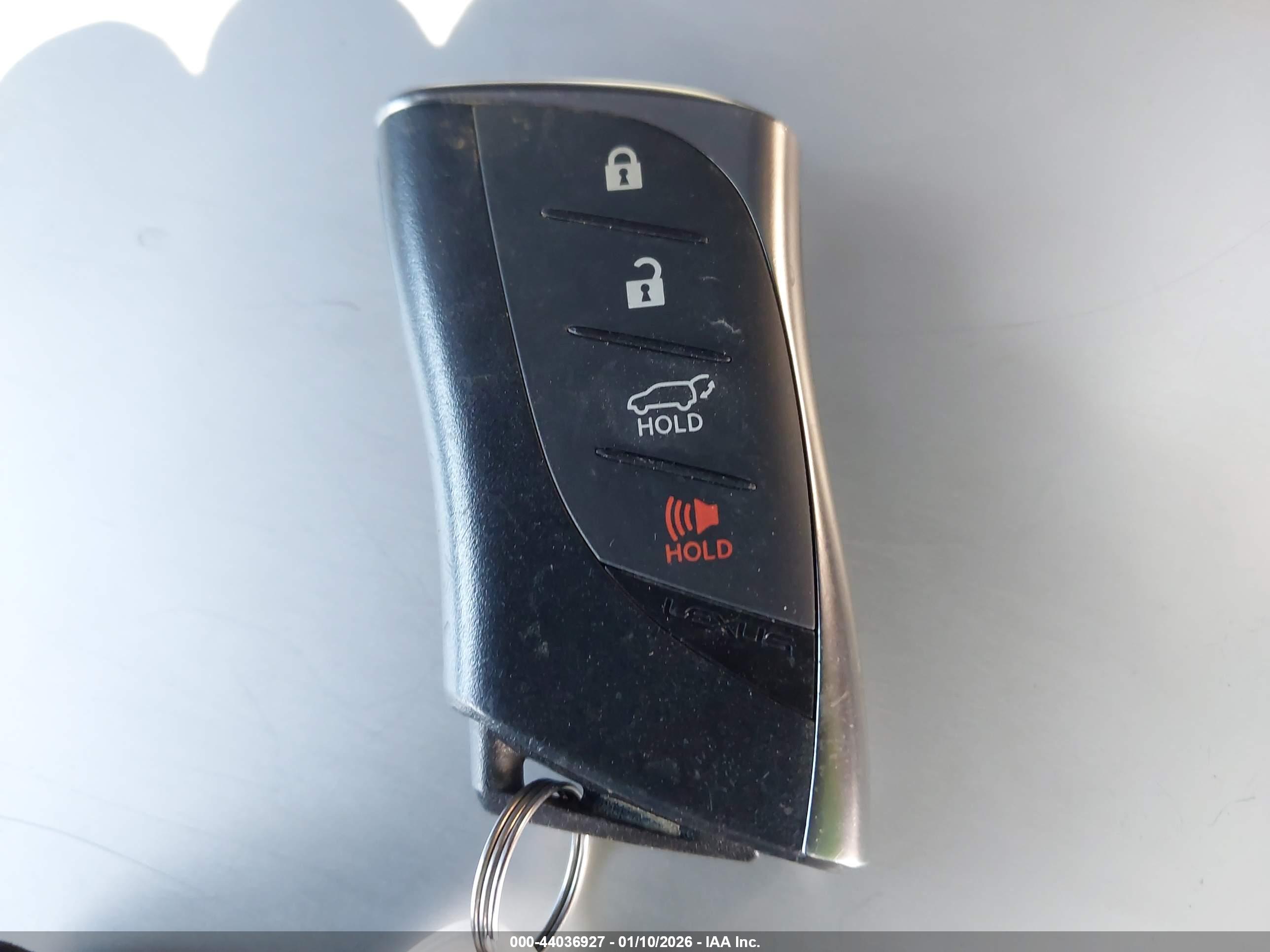 LEXUS TX image 11