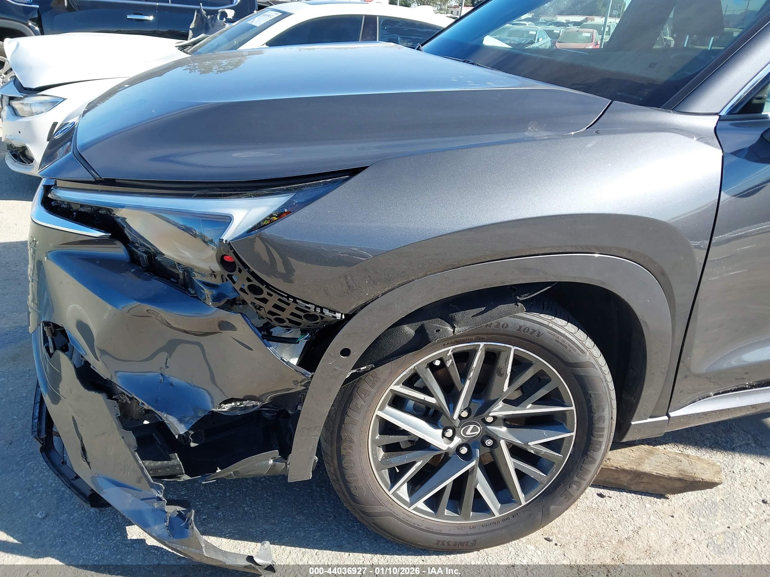 LEXUS TX image 6