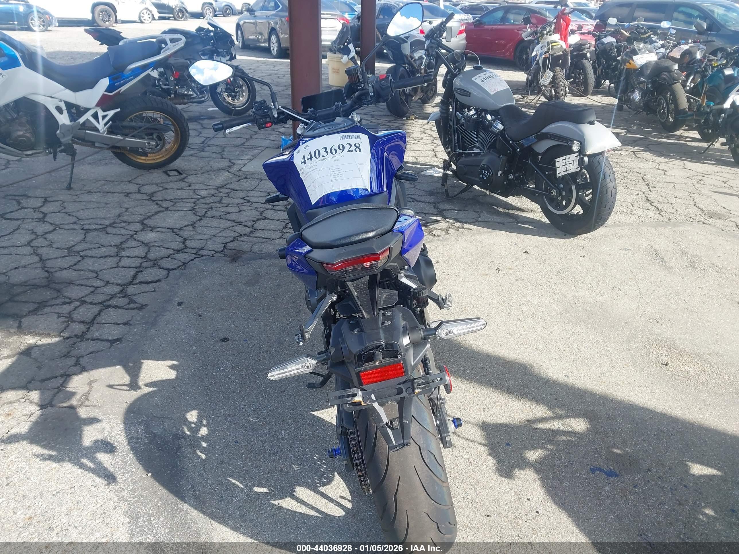 YAMAHA MT09 image 6