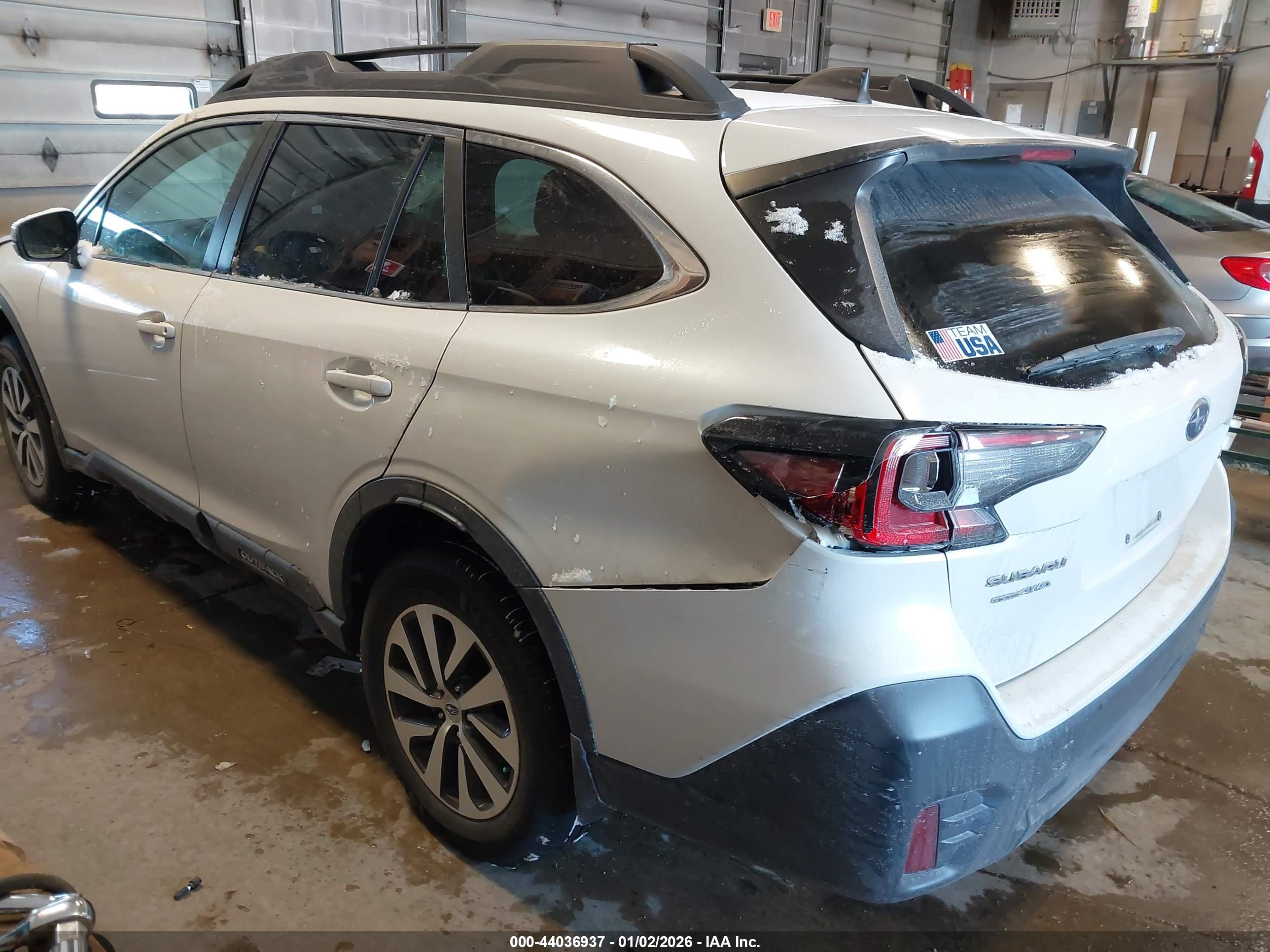 SUBARU OUTBACK image 3