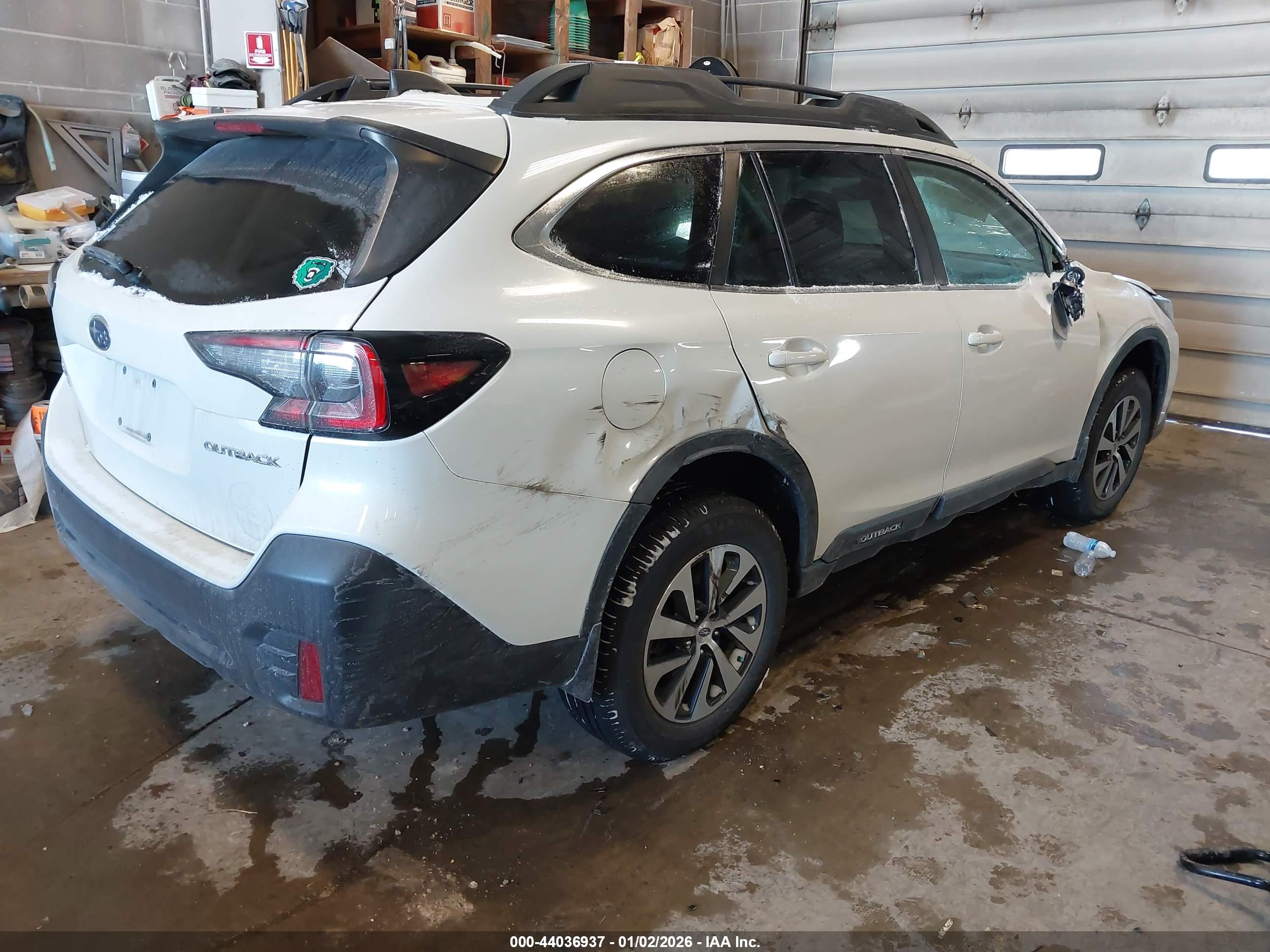 SUBARU OUTBACK image 4