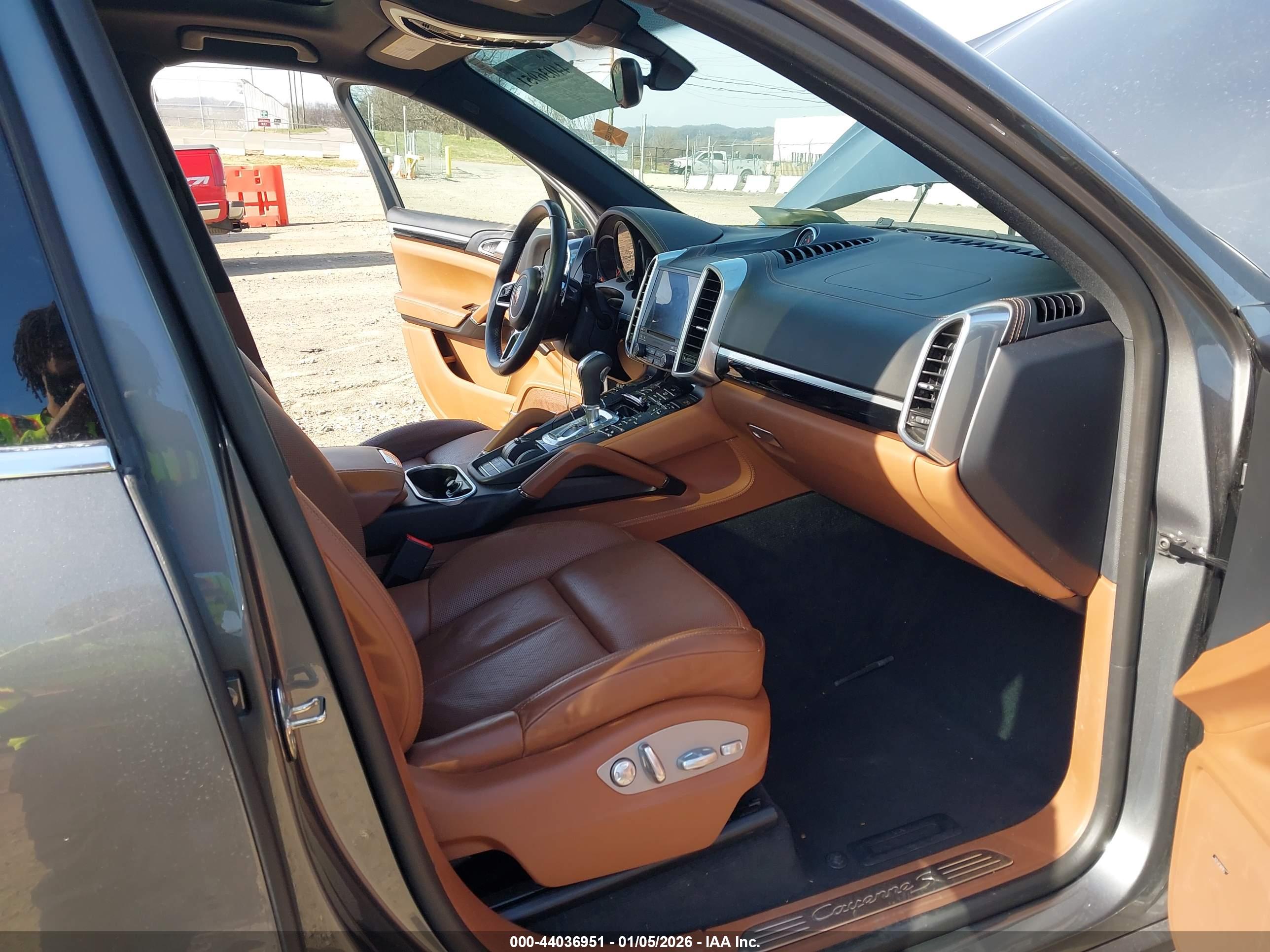 PORSCHE CAYENNE image 5