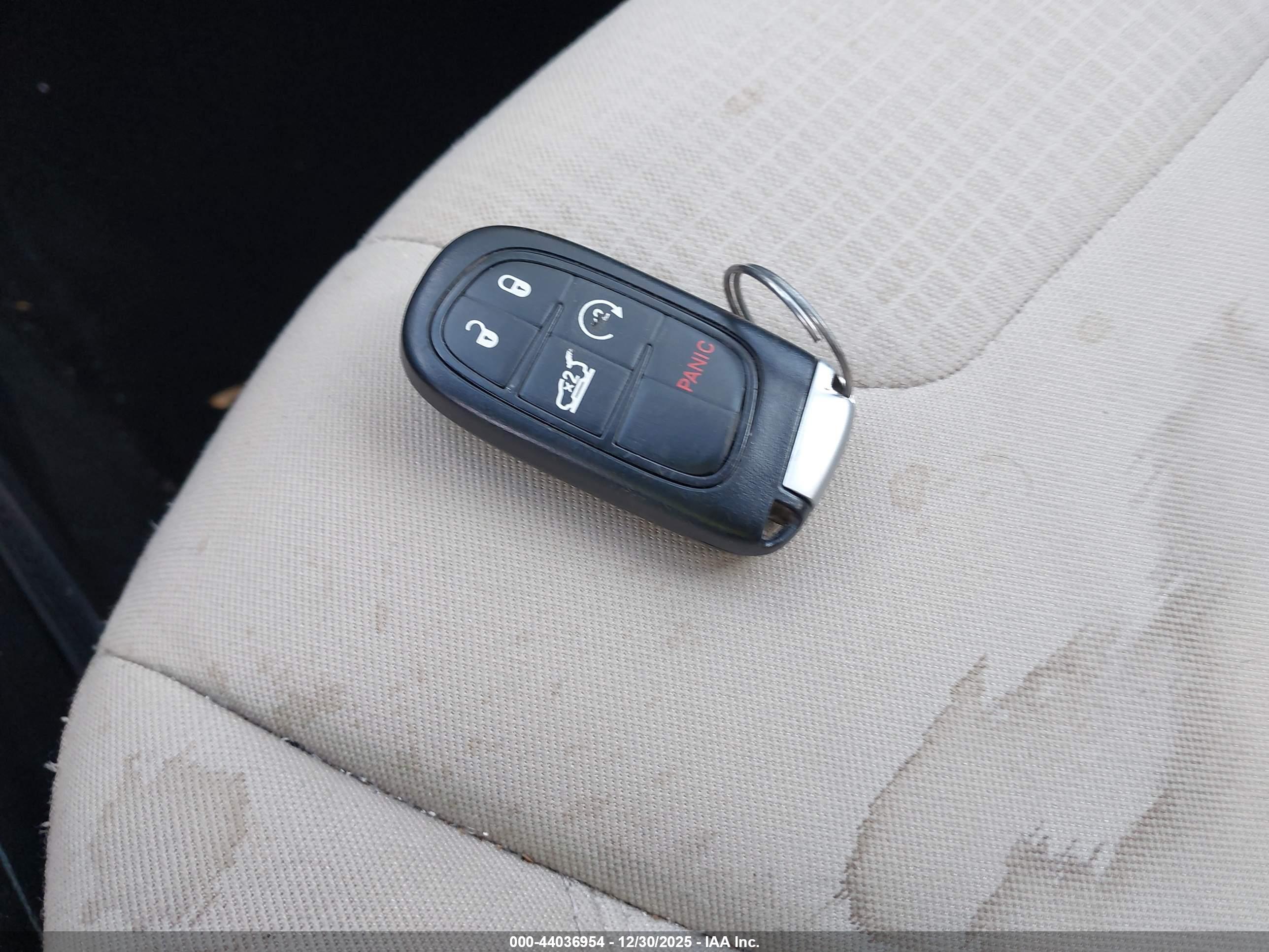 JEEP CHEROKEE image 11