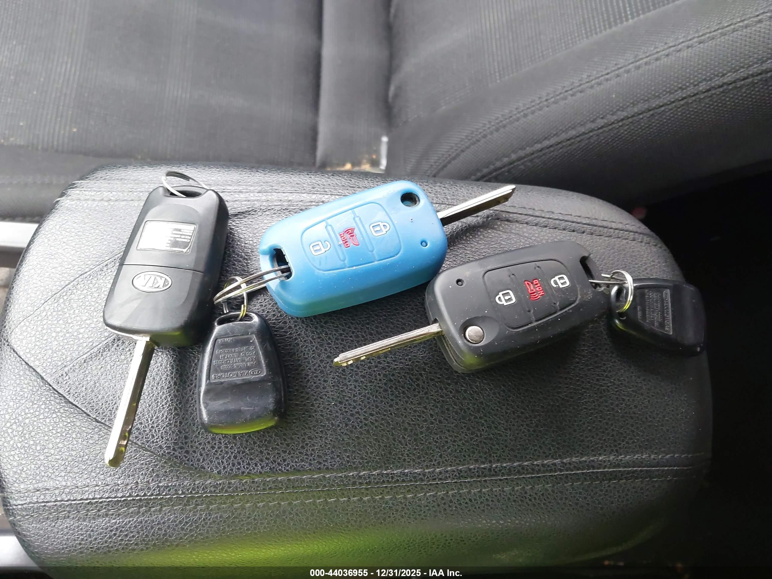 KIA SPORTAGE image 11