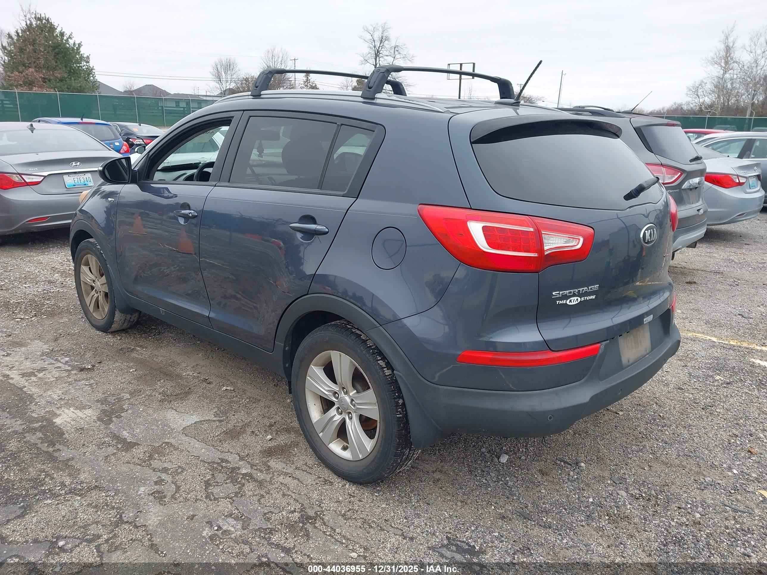 KIA SPORTAGE image 3
