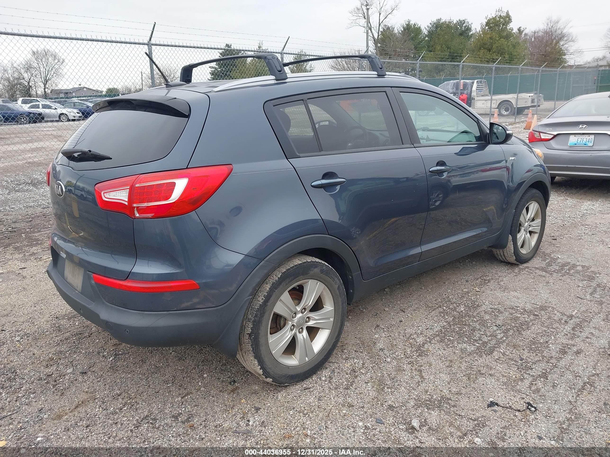 KIA SPORTAGE image 4
