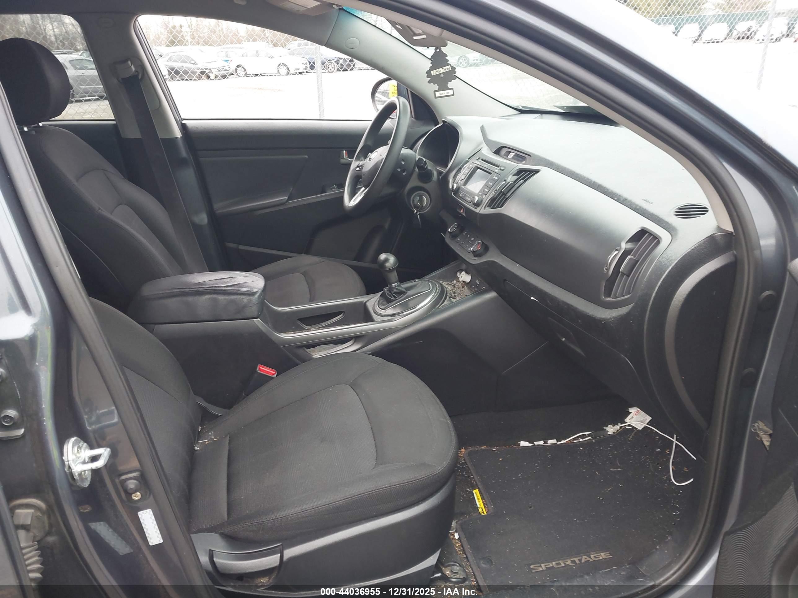 KIA SPORTAGE image 5