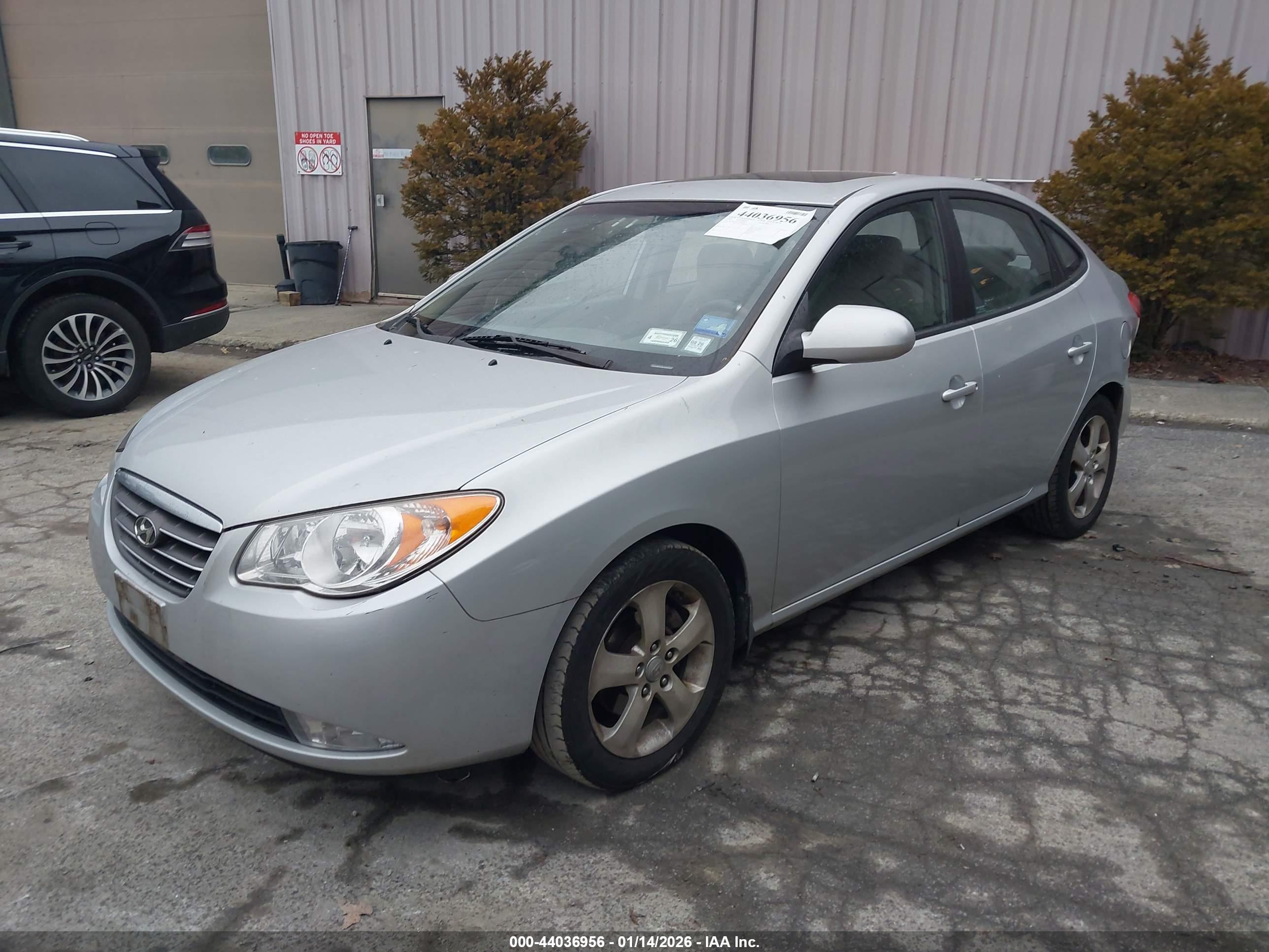 HYUNDAI ELANTRA image 2