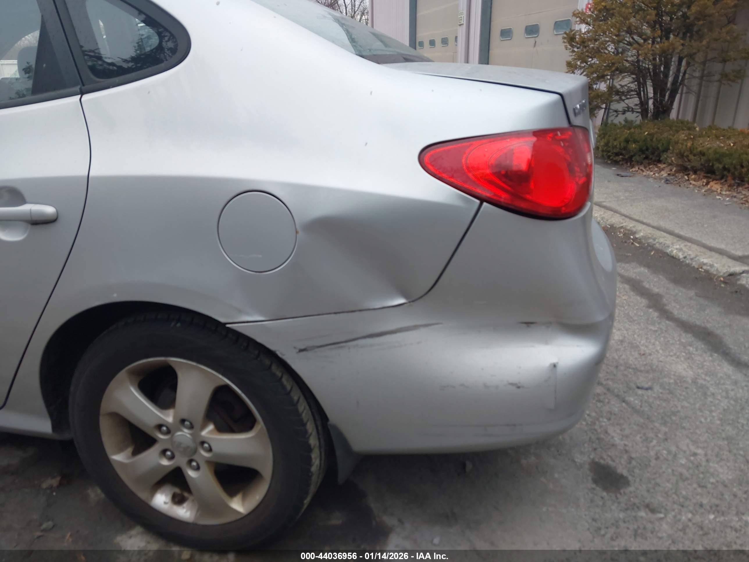 HYUNDAI ELANTRA image 6