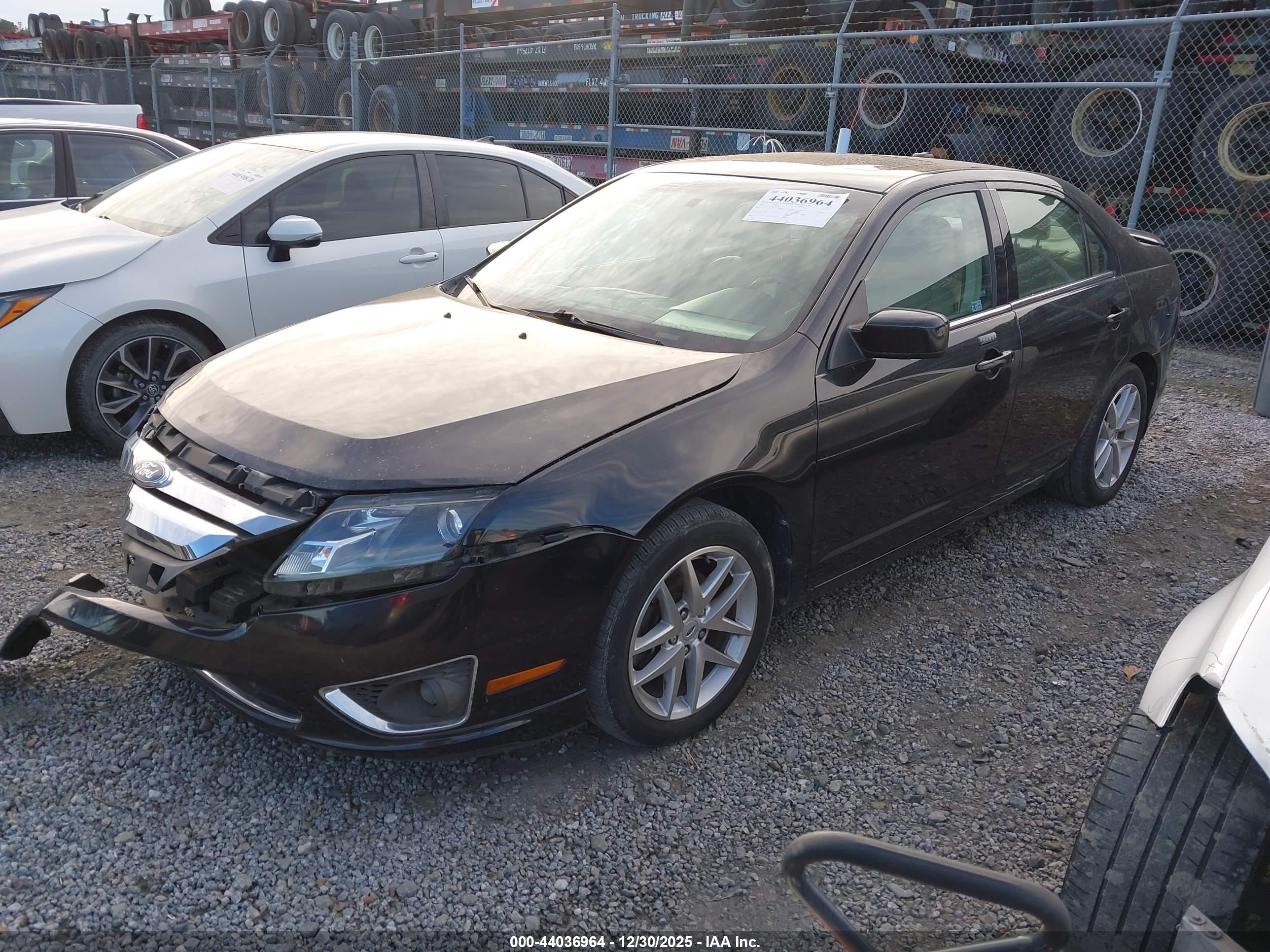 FORD FUSION image 2