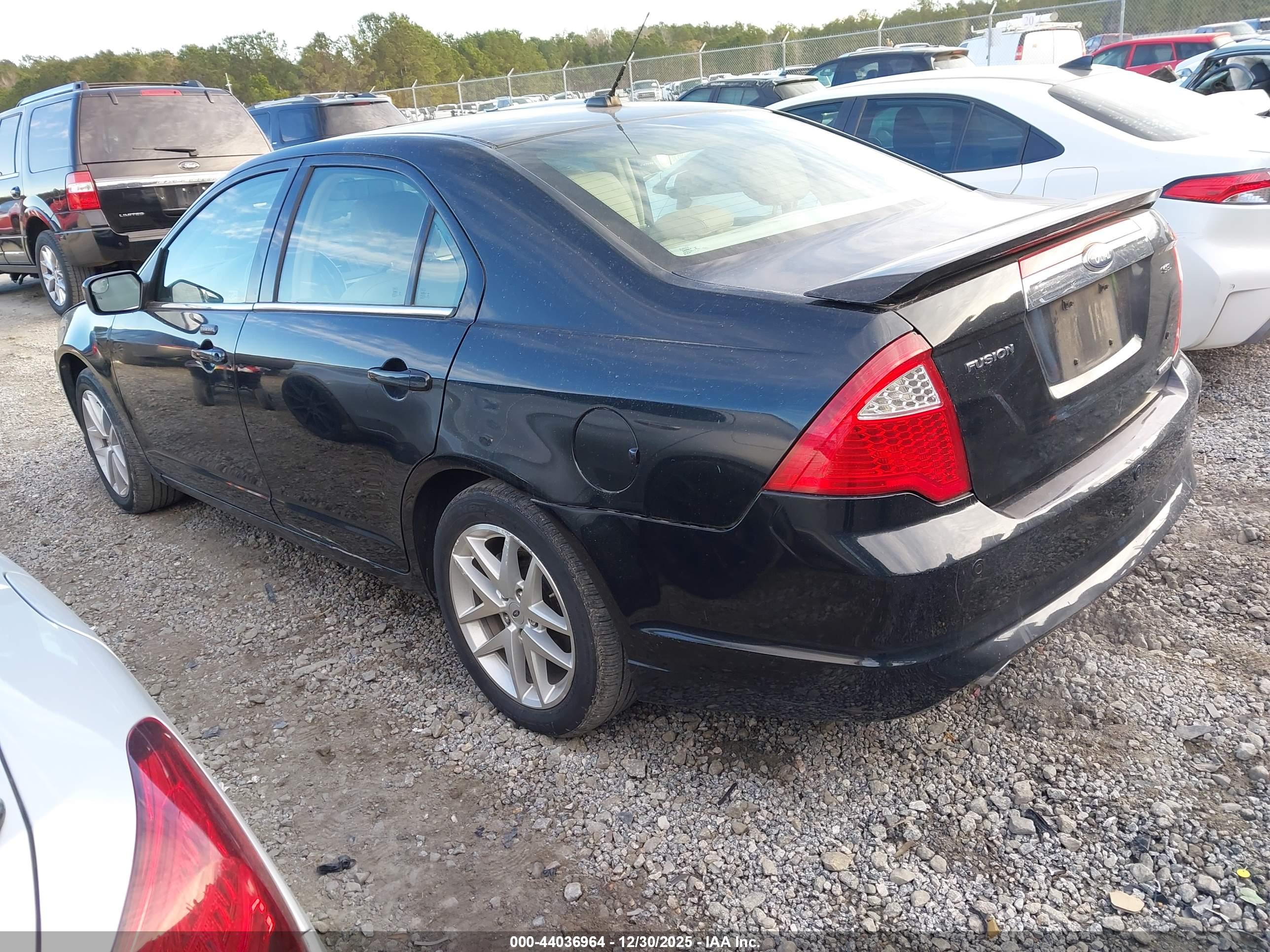 FORD FUSION image 3