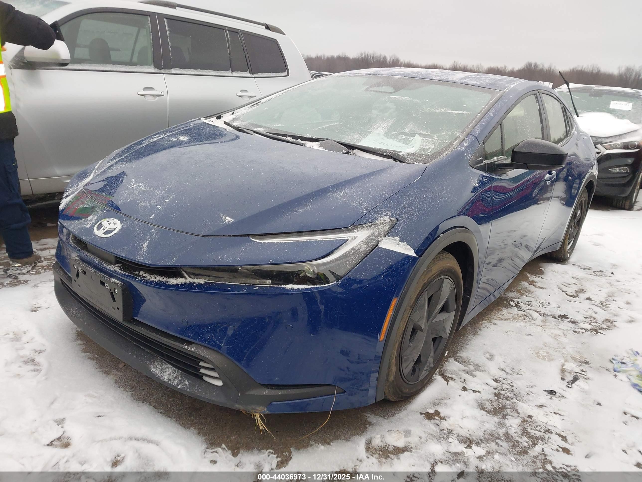 TOYOTA PRIUS image 2