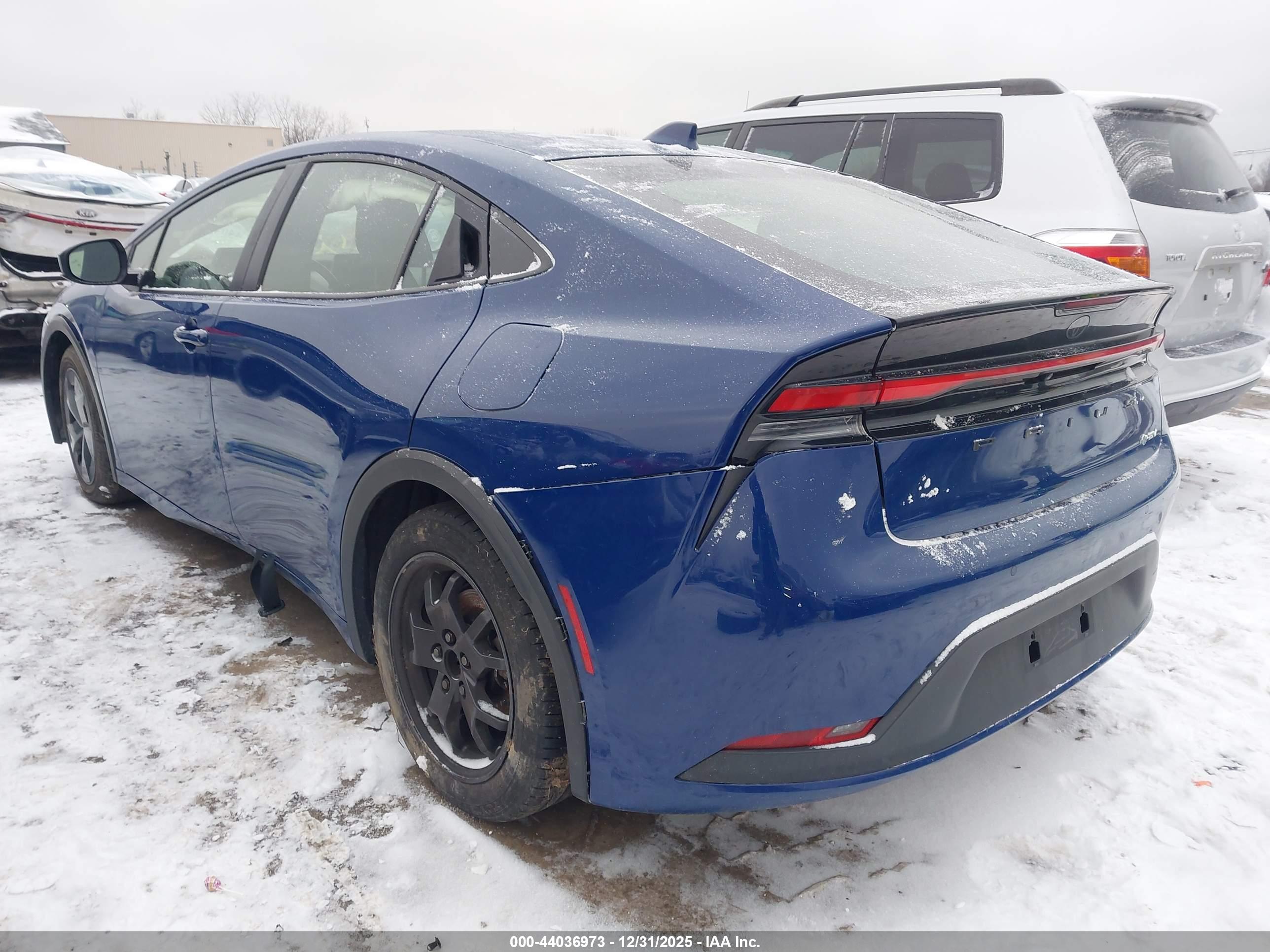 TOYOTA PRIUS image 3