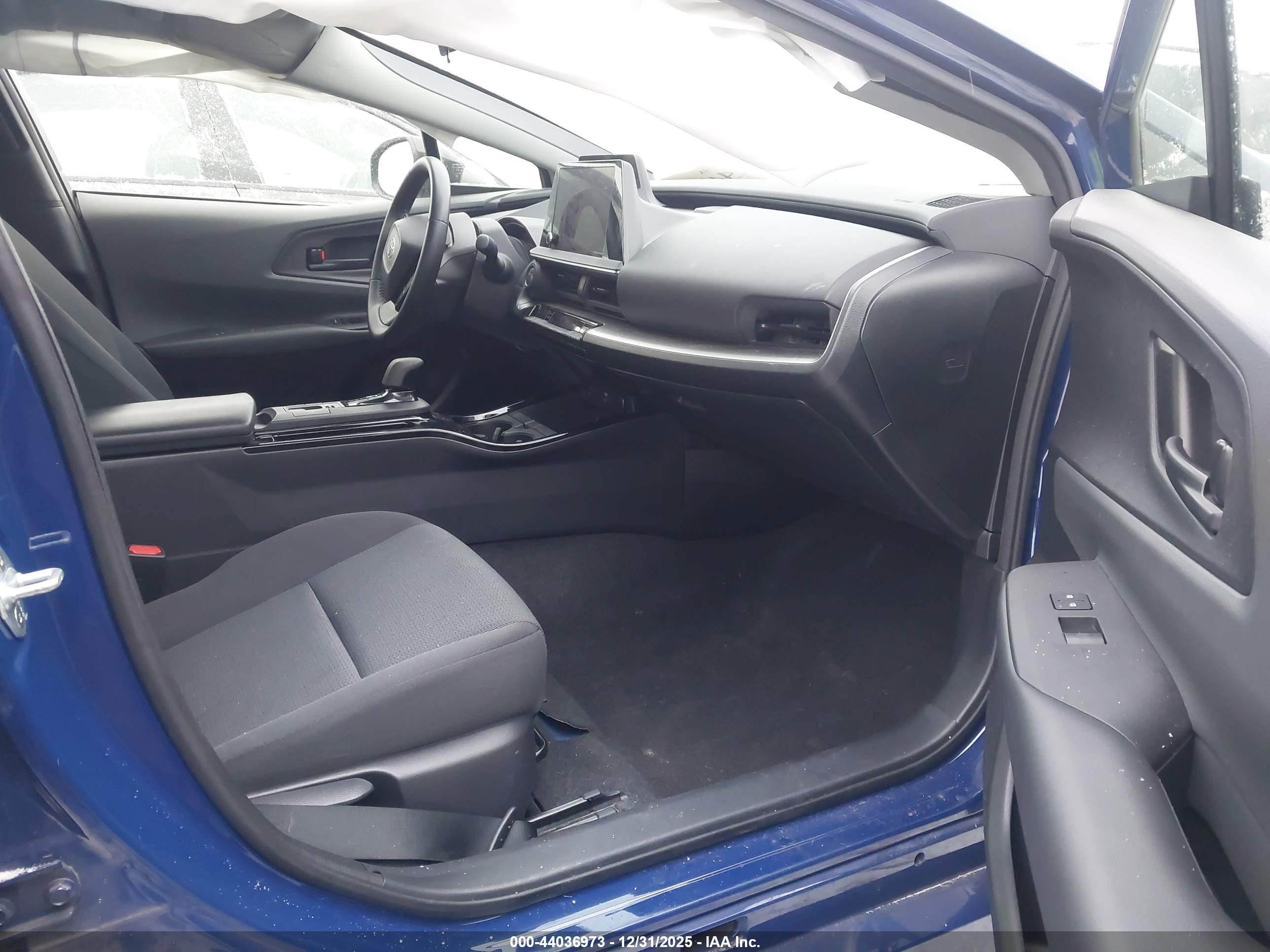 TOYOTA PRIUS image 5