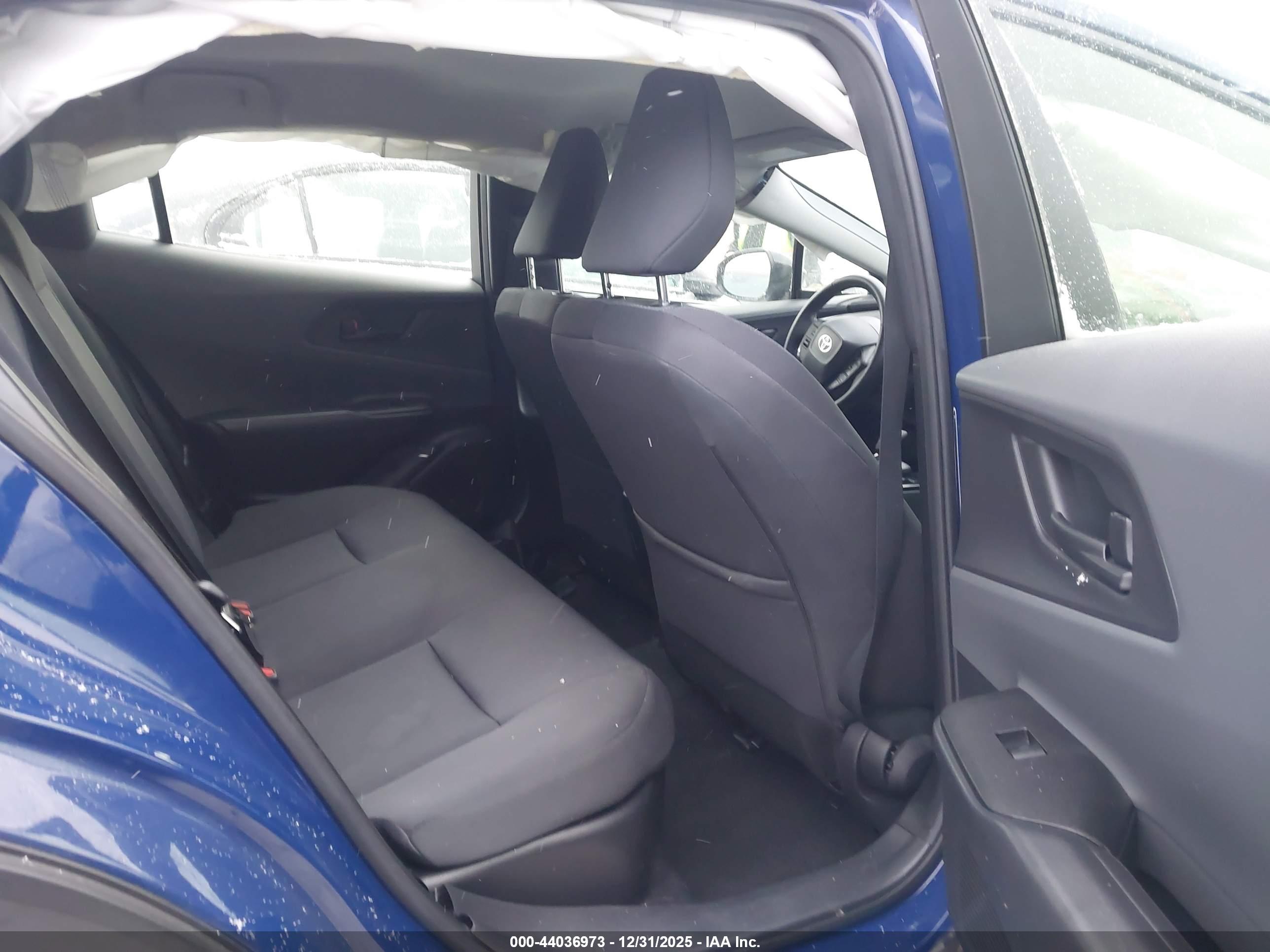 TOYOTA PRIUS image 8