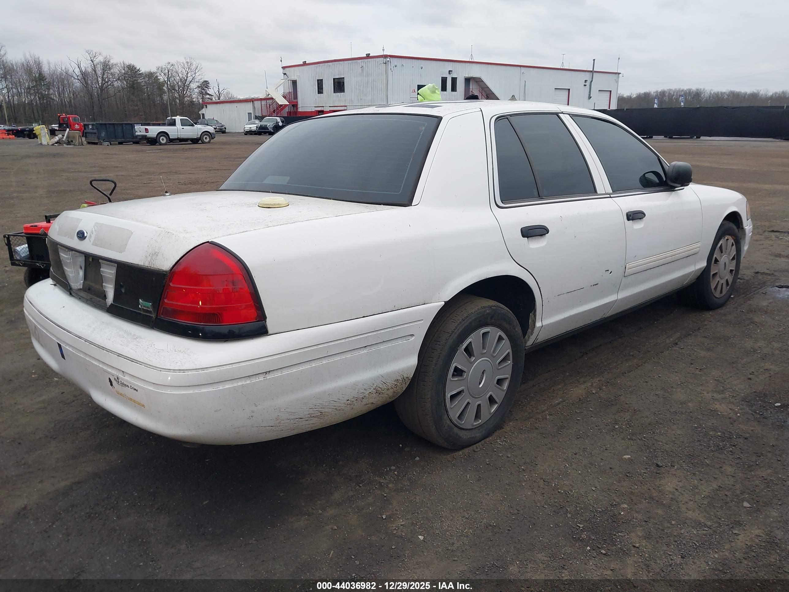 FORD CROWN image 4