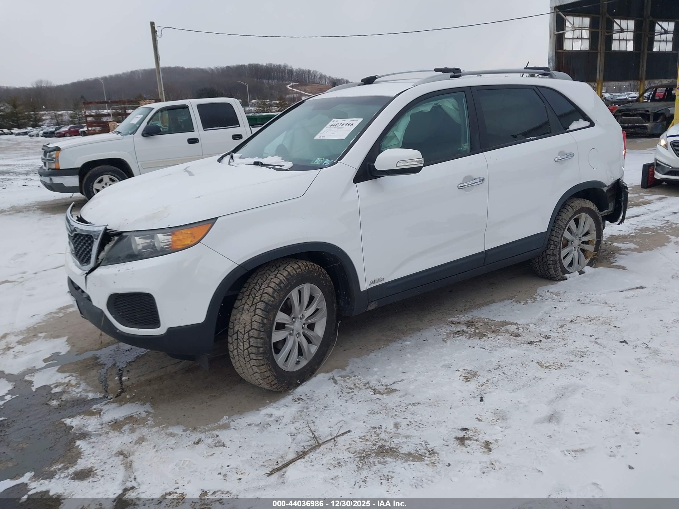 KIA SORENTO image 2