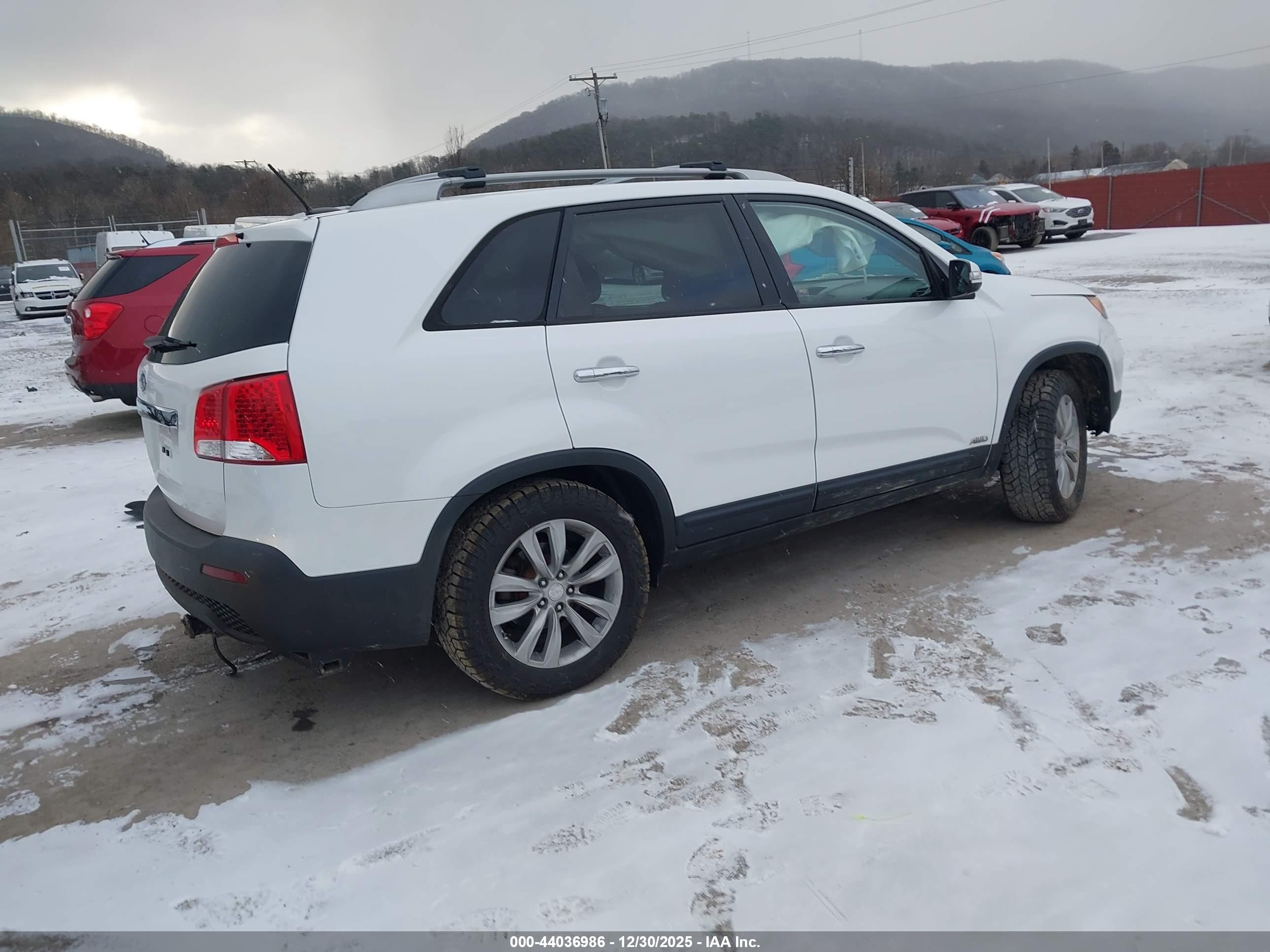KIA SORENTO image 4