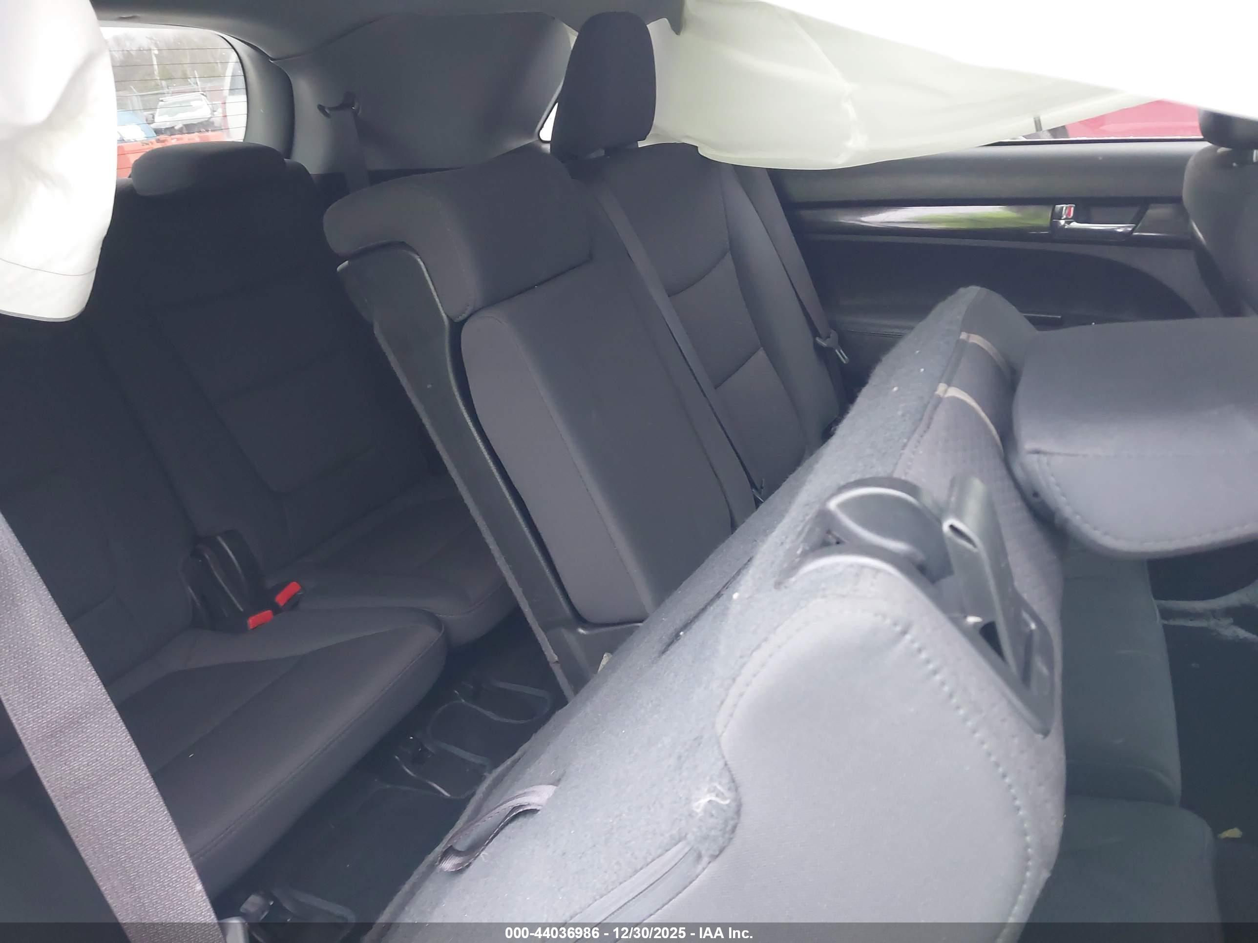 KIA SORENTO image 8
