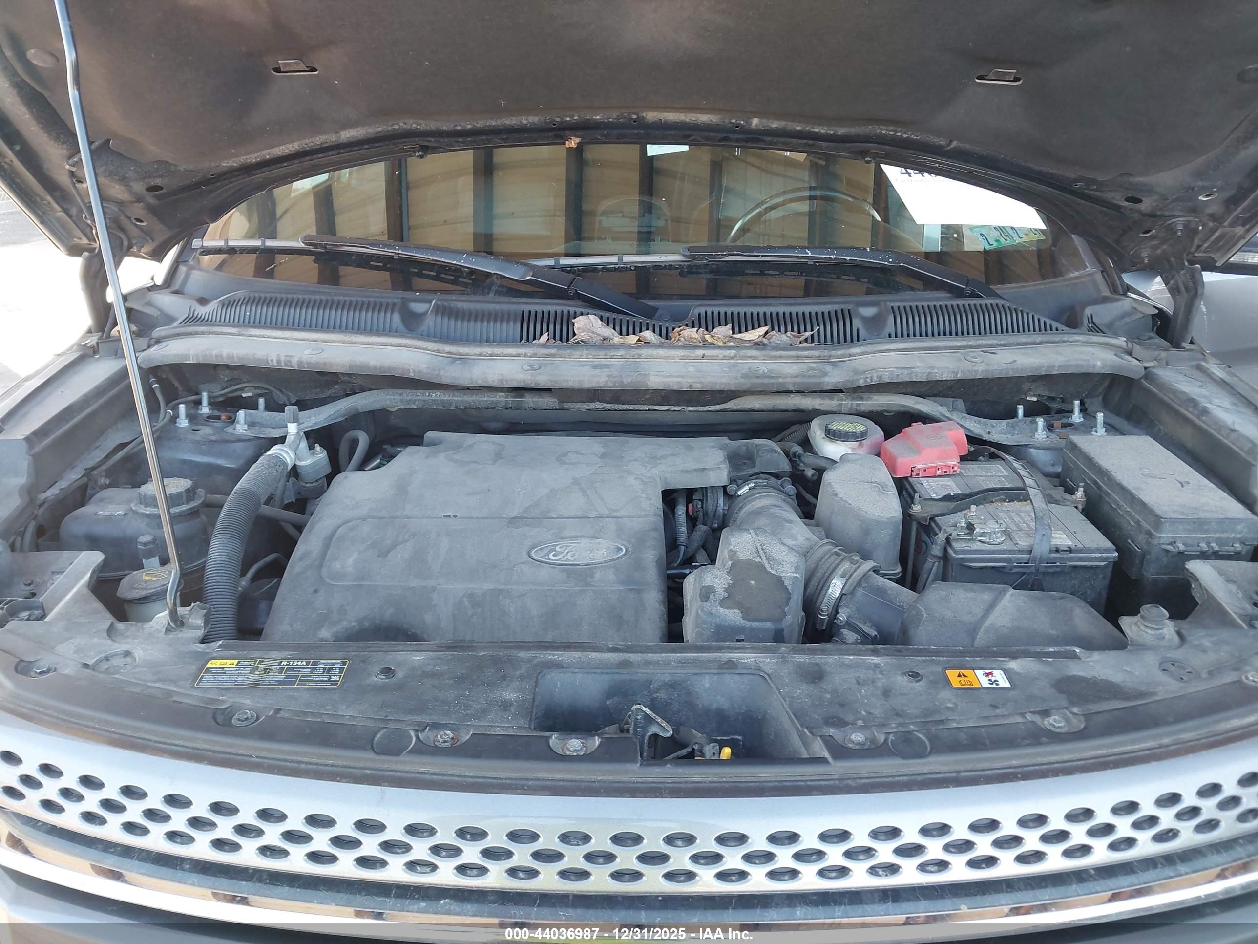 FORD EXPLORER image 10