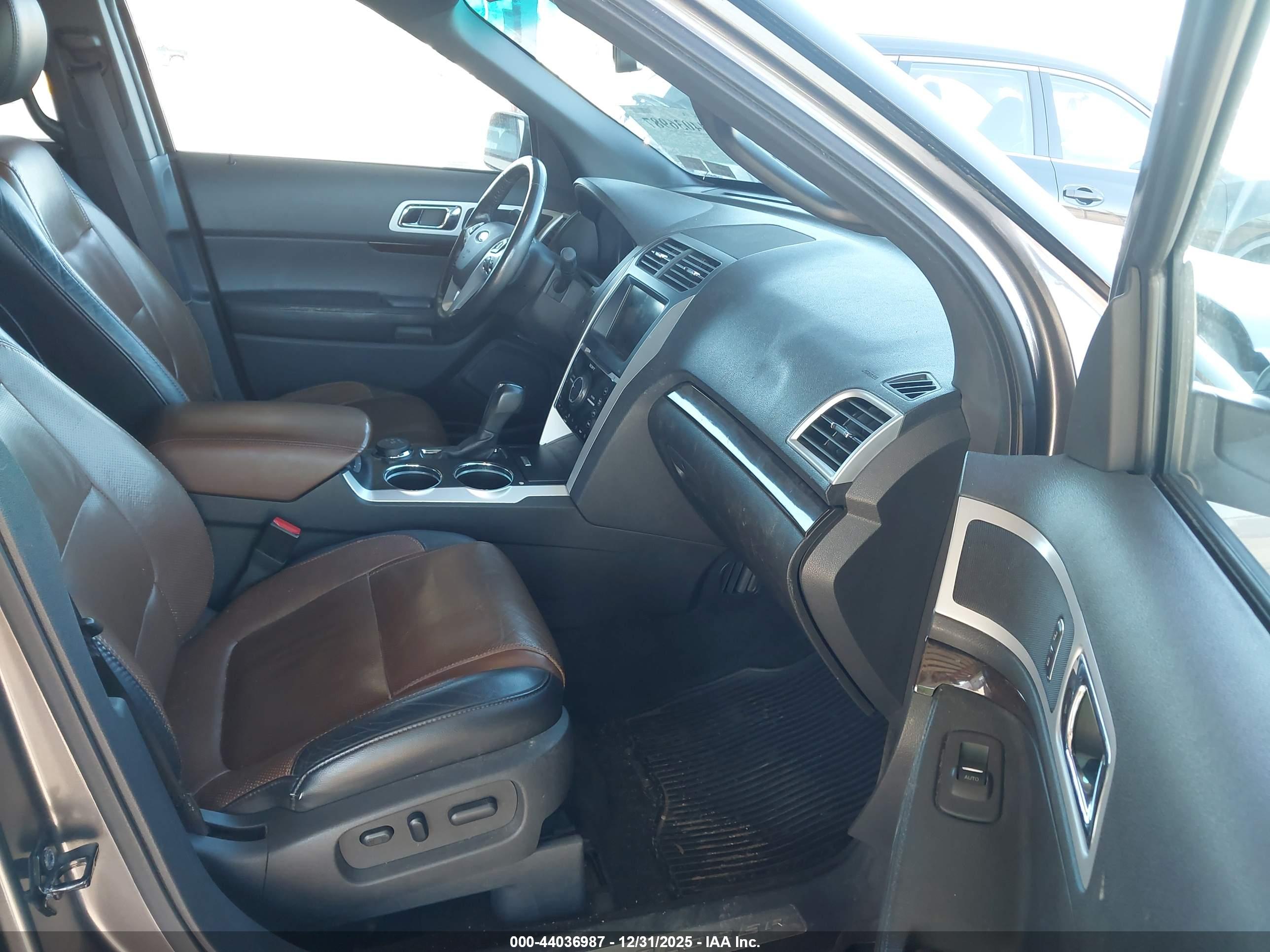 FORD EXPLORER image 5