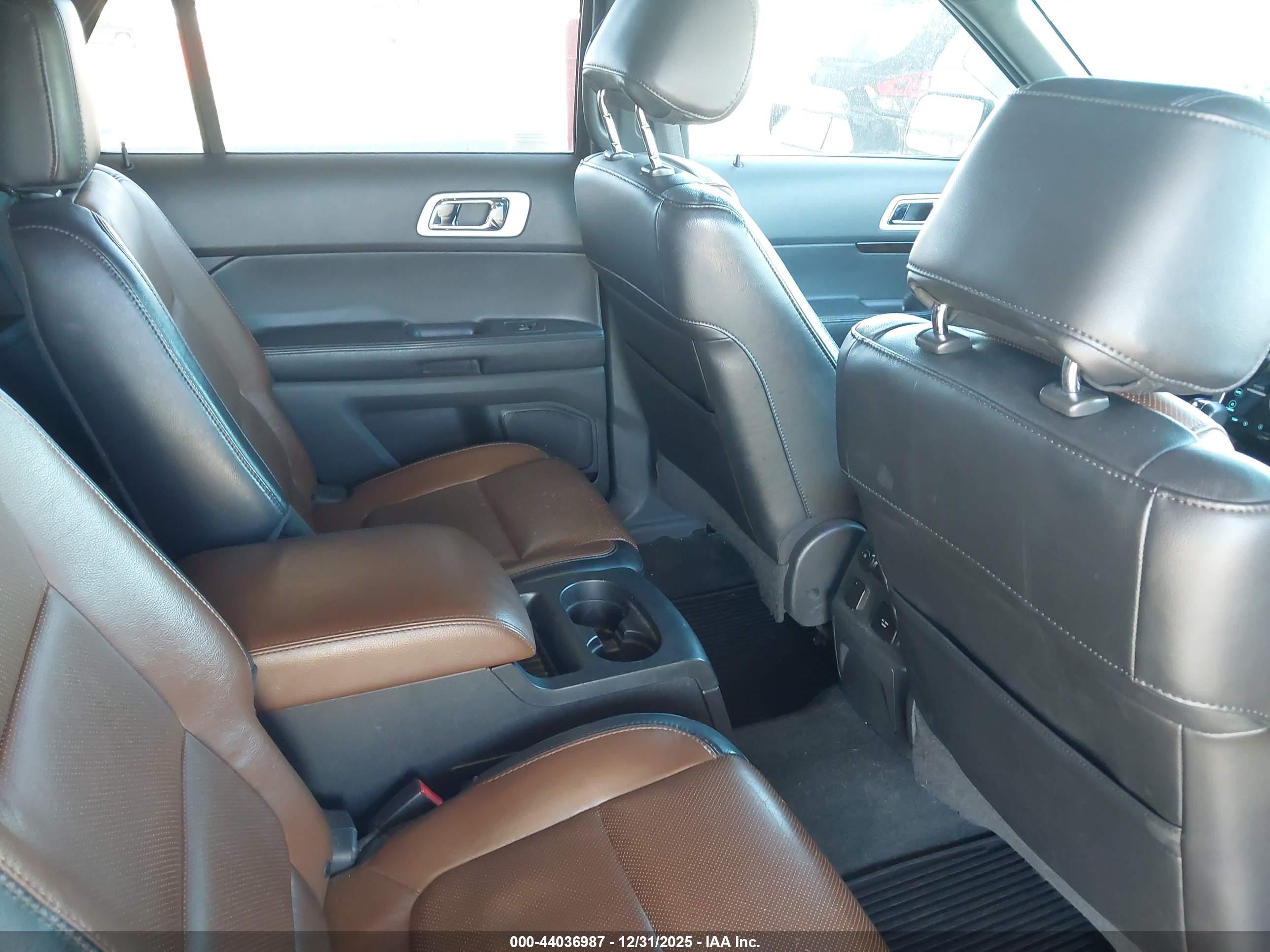 FORD EXPLORER image 8