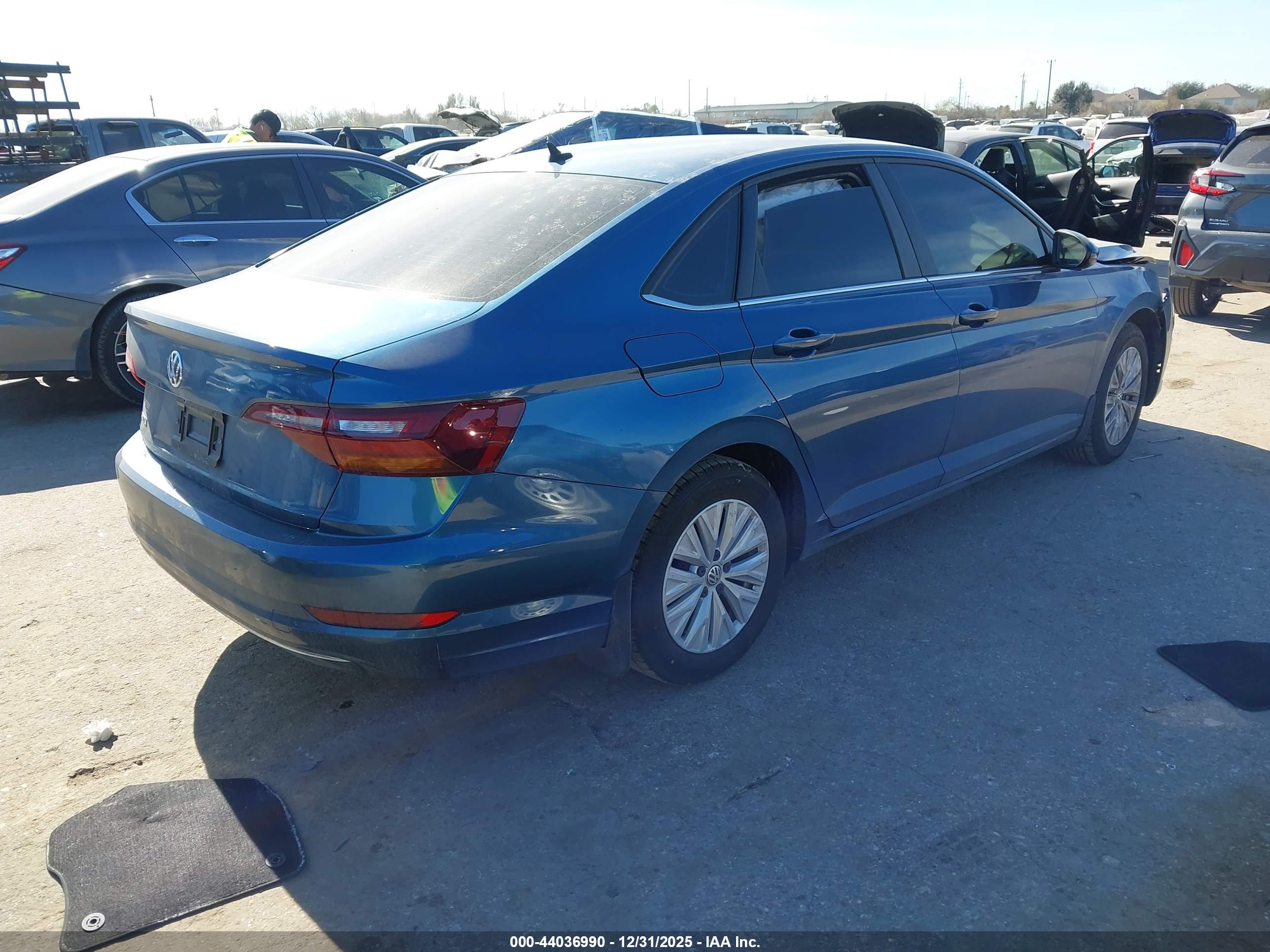 VOLKSWAGEN JETTA image 4
