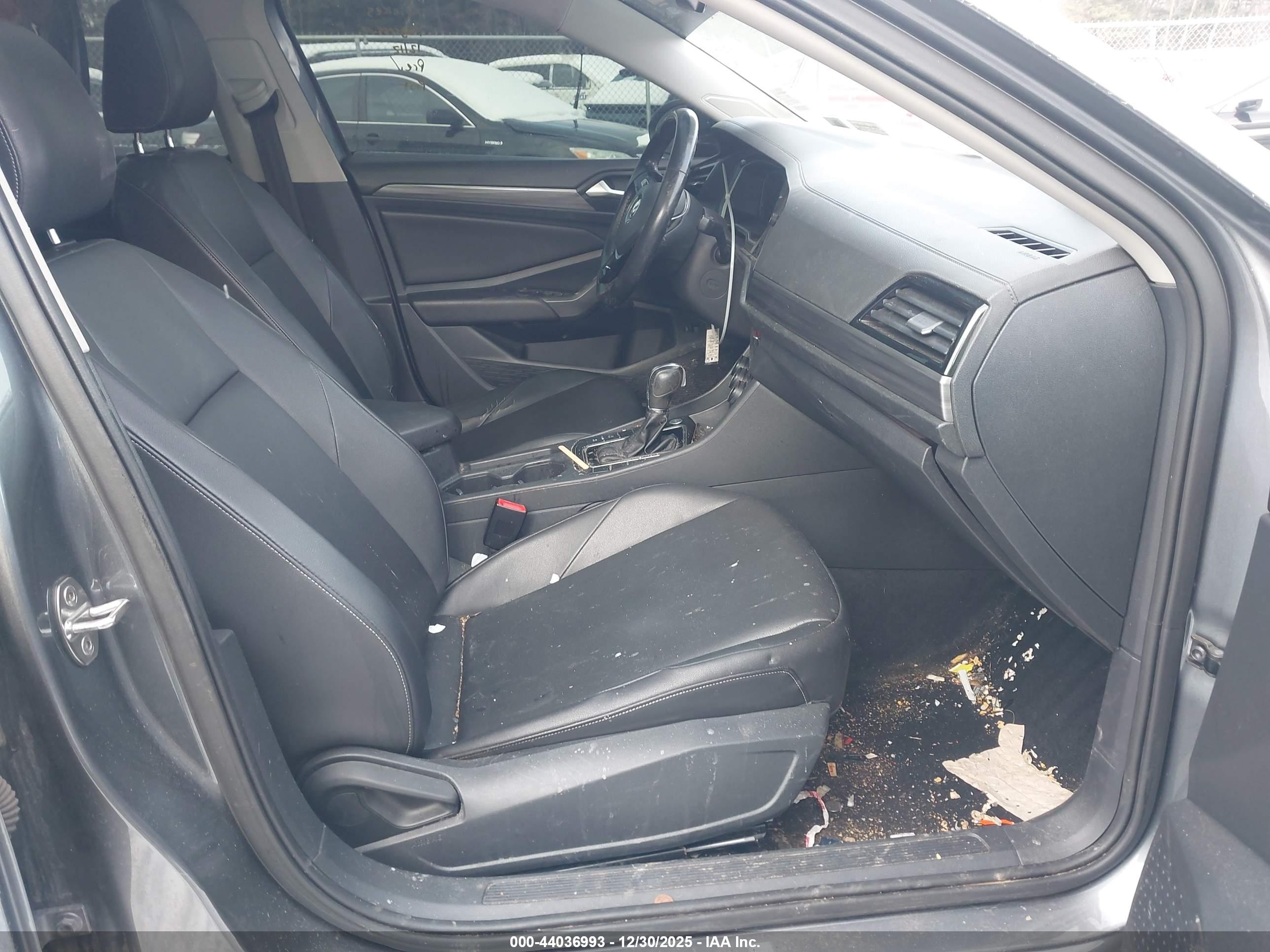 VOLKSWAGEN JETTA image 5