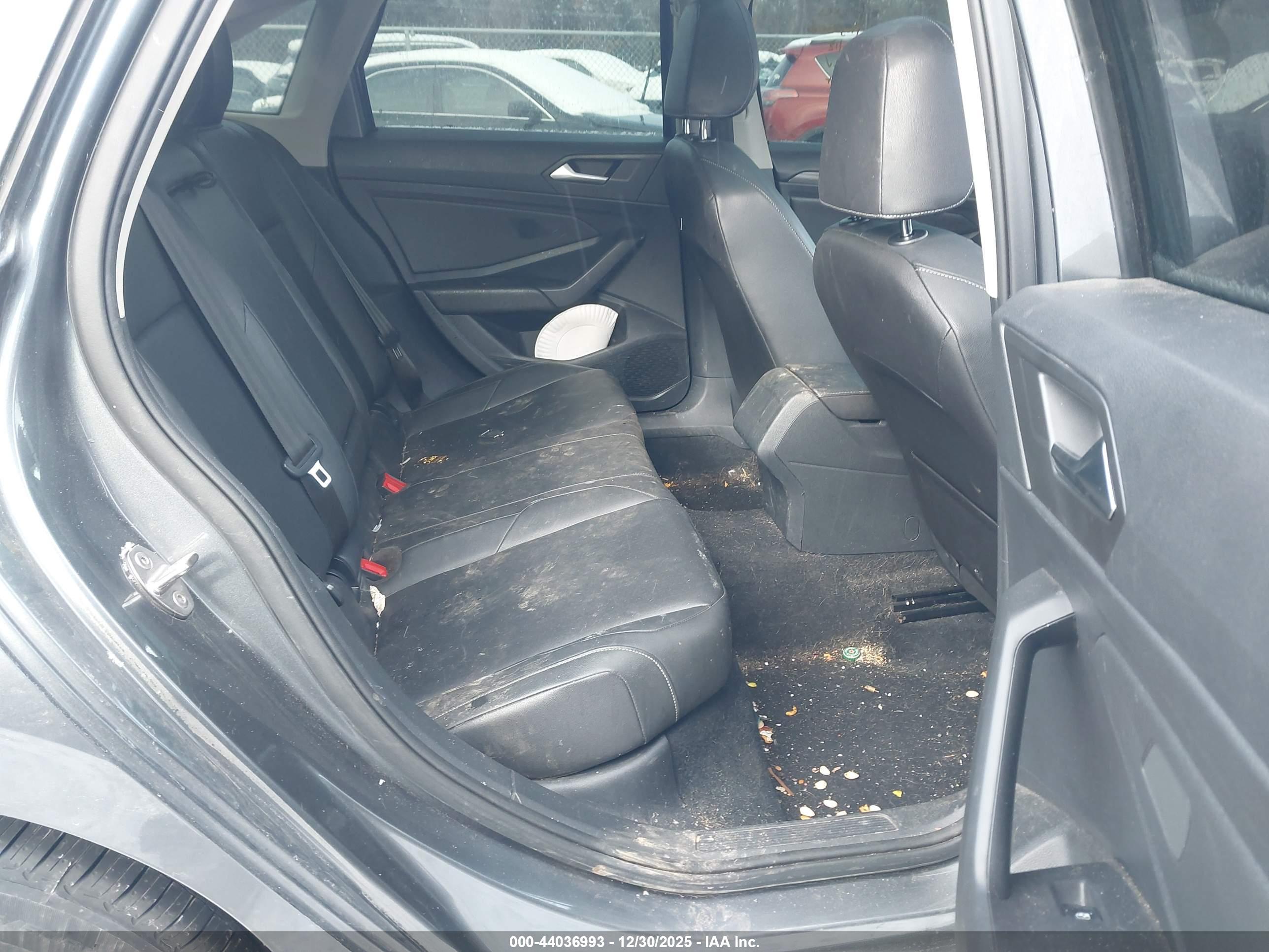 VOLKSWAGEN JETTA image 8