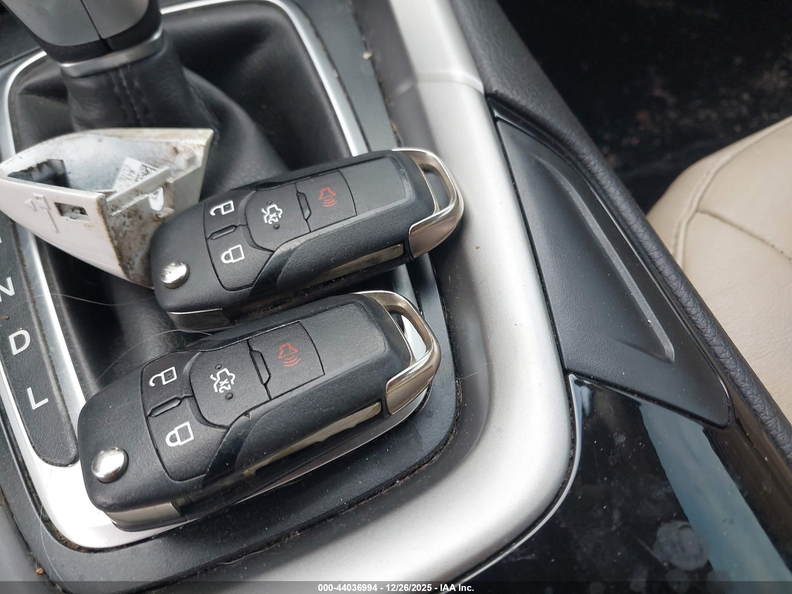 FORD FUSION image 11