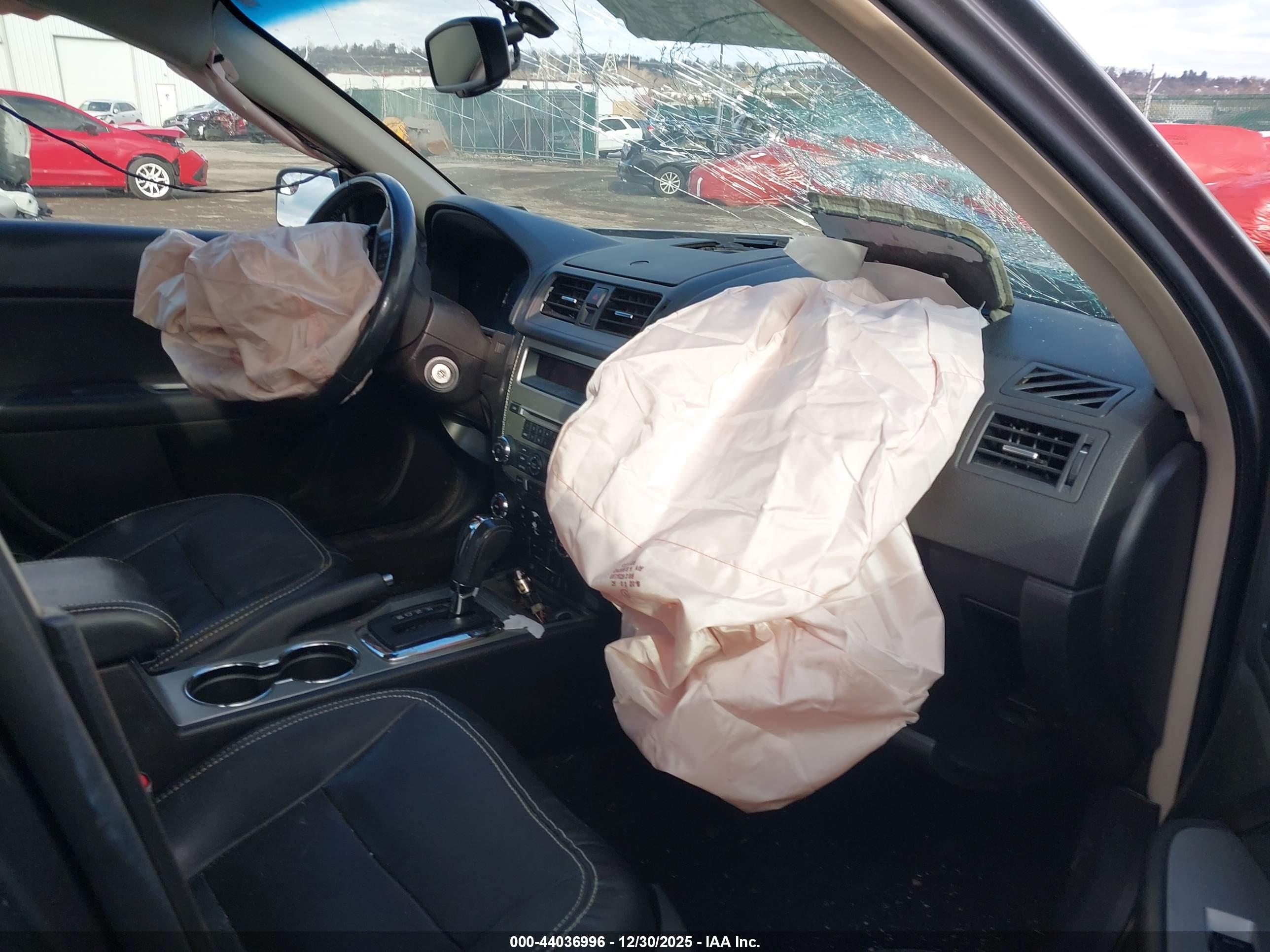 FORD FUSION image 5