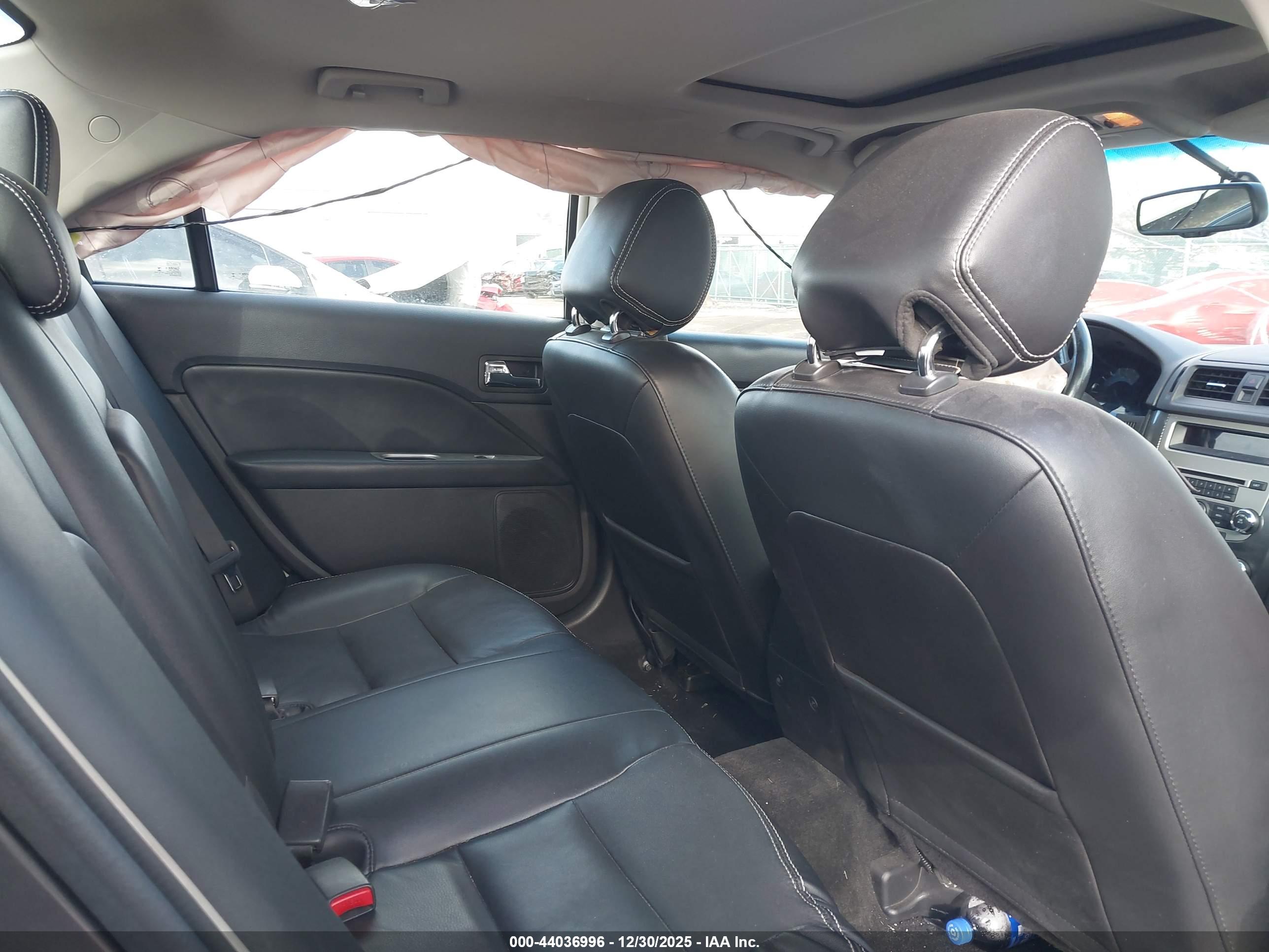 FORD FUSION image 8