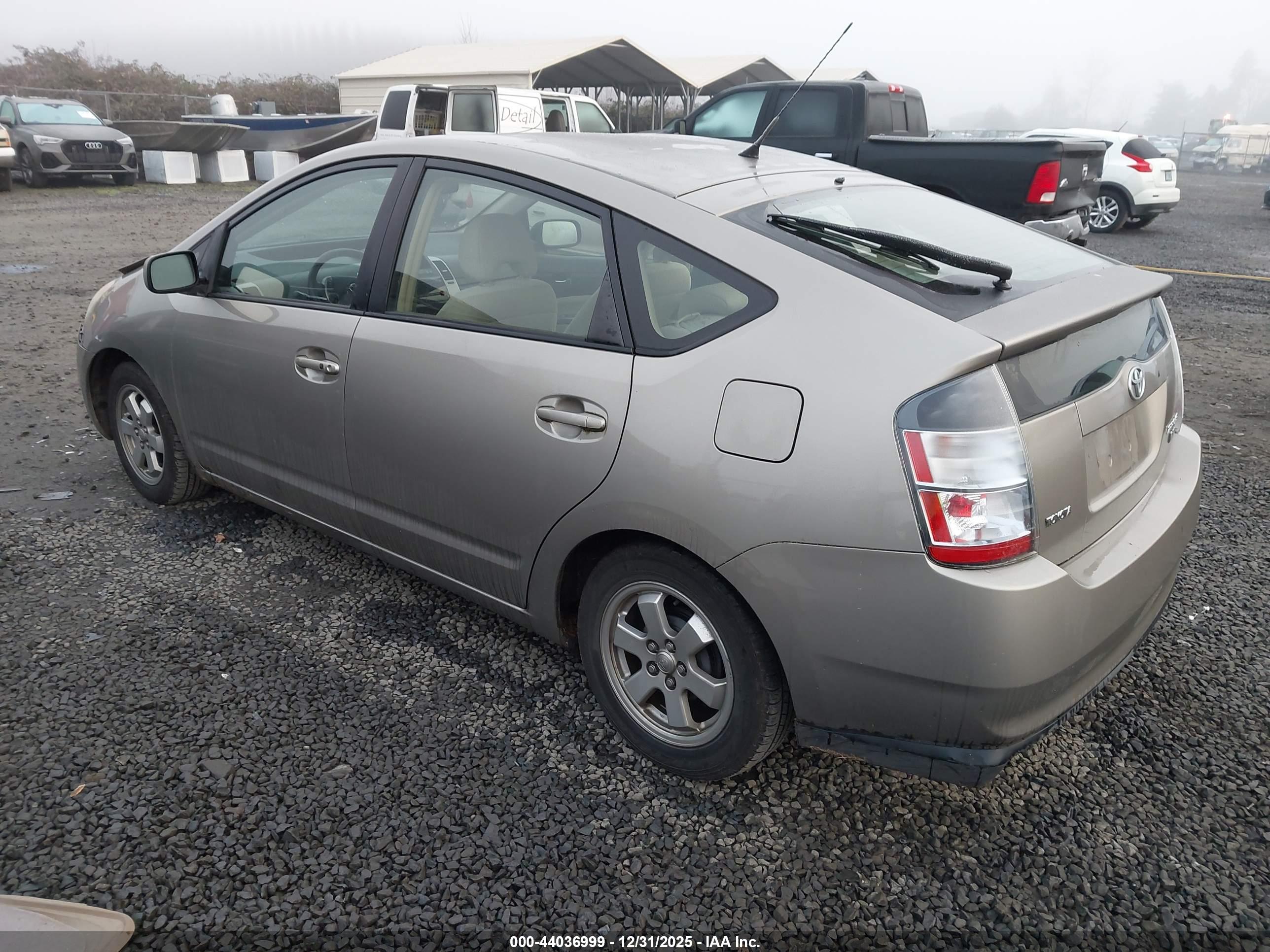 TOYOTA PRIUS image 3