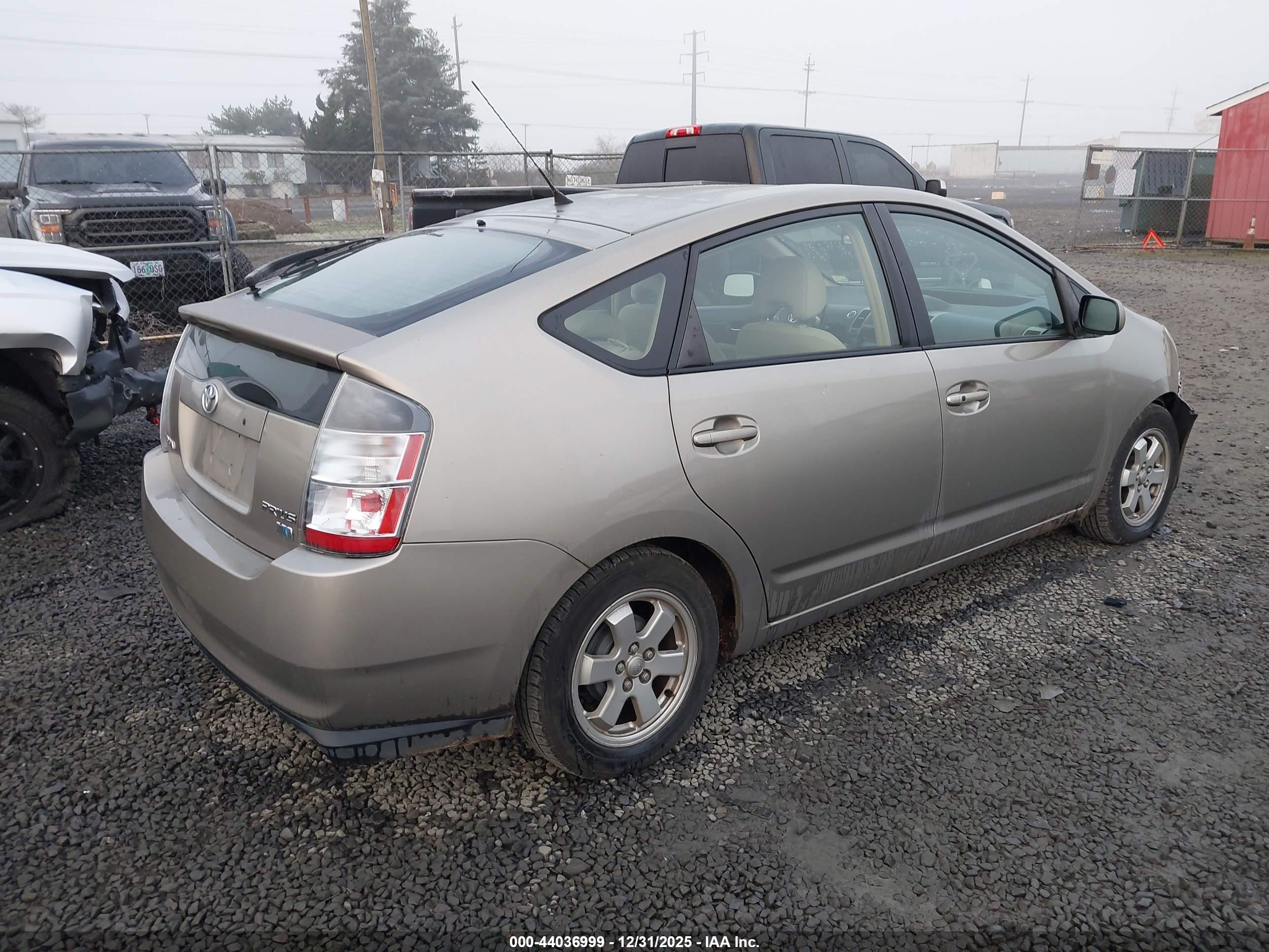 TOYOTA PRIUS image 4