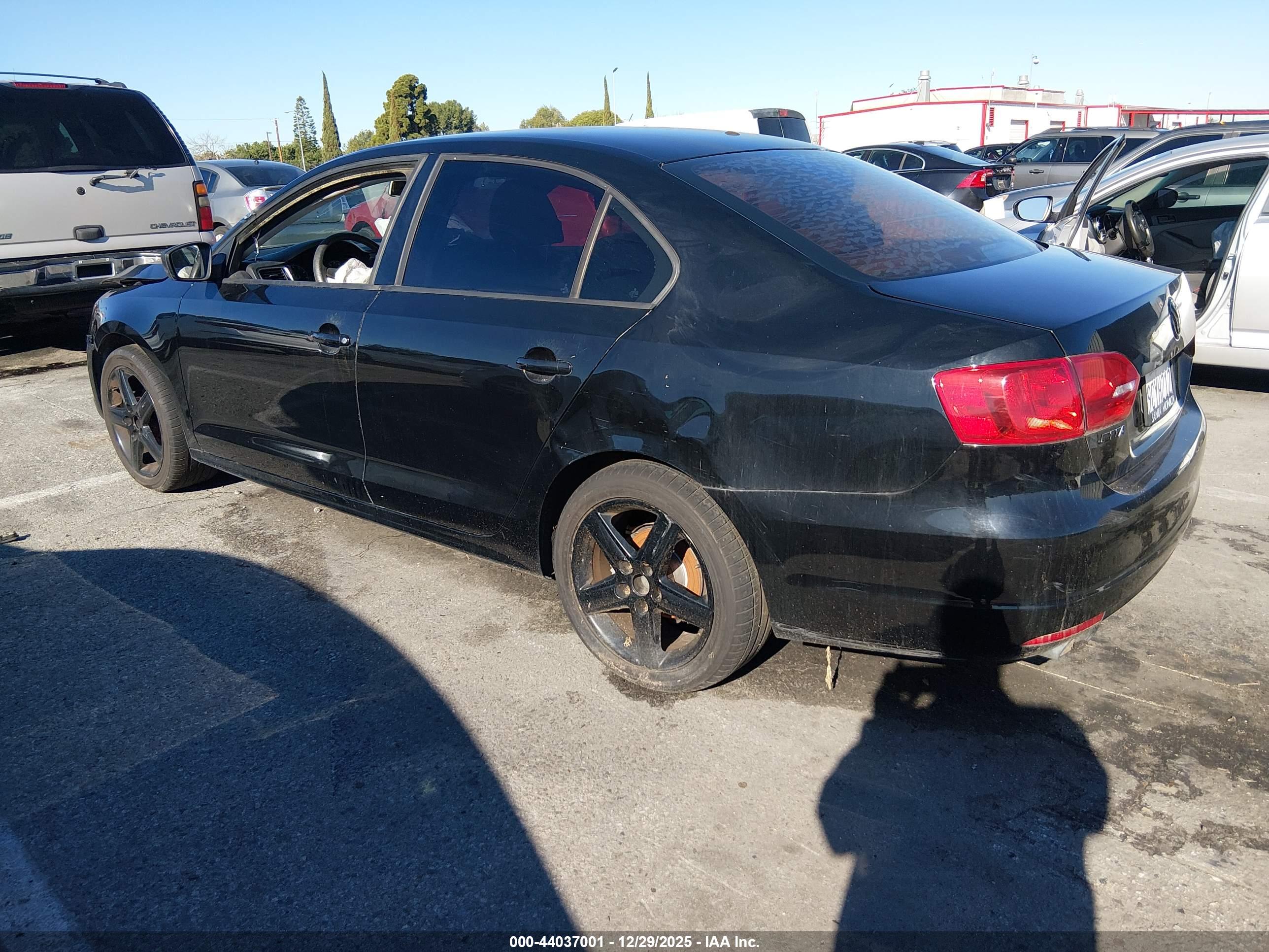 VOLKSWAGEN JETTA image 3