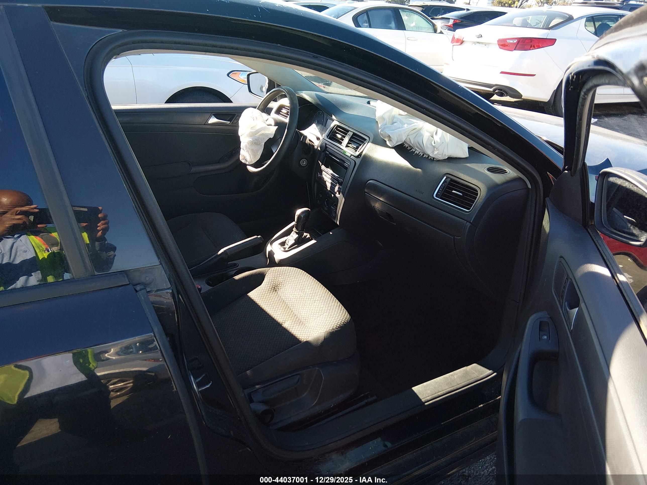 VOLKSWAGEN JETTA image 5