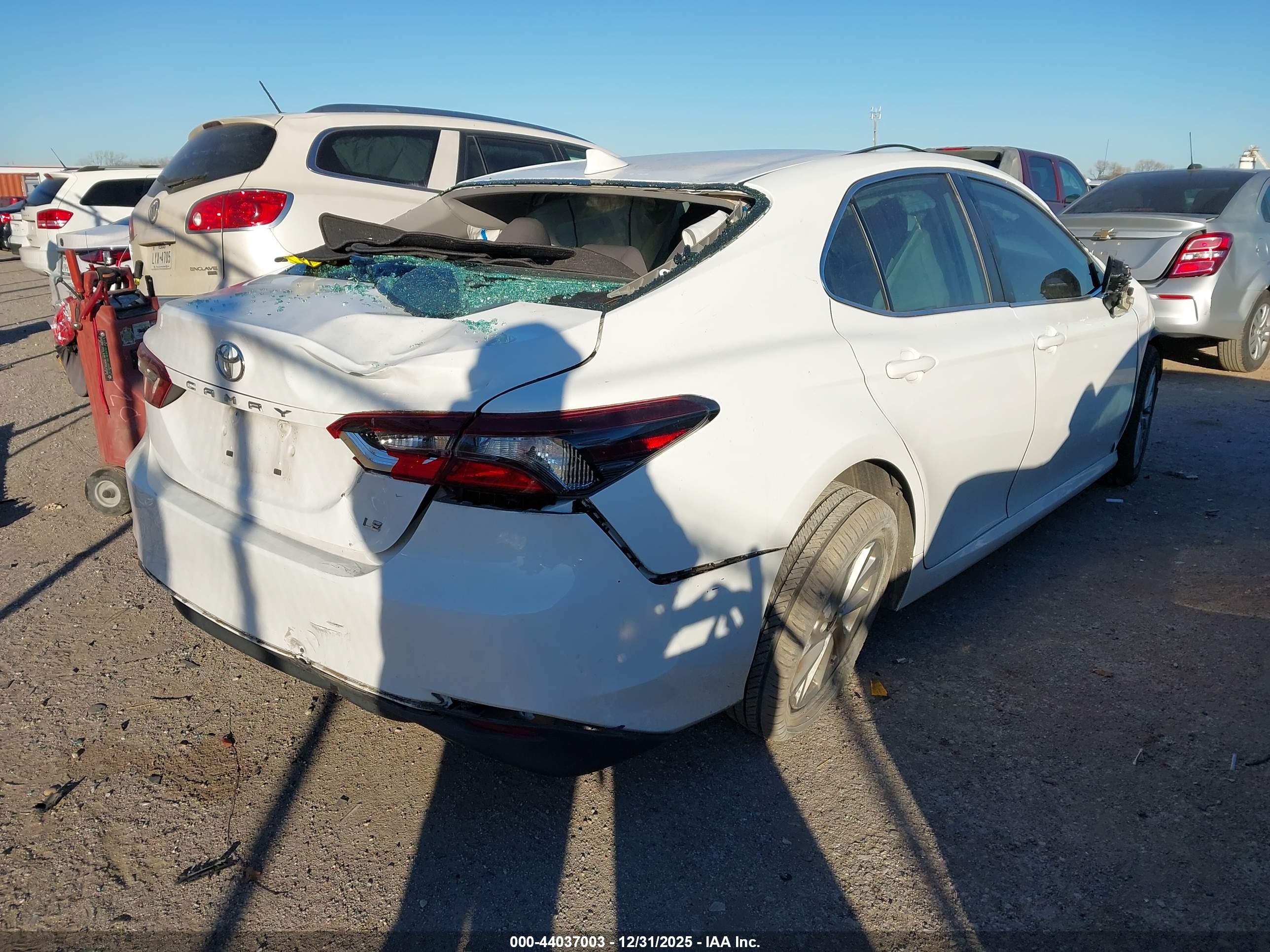 TOYOTA CAMRY image 4