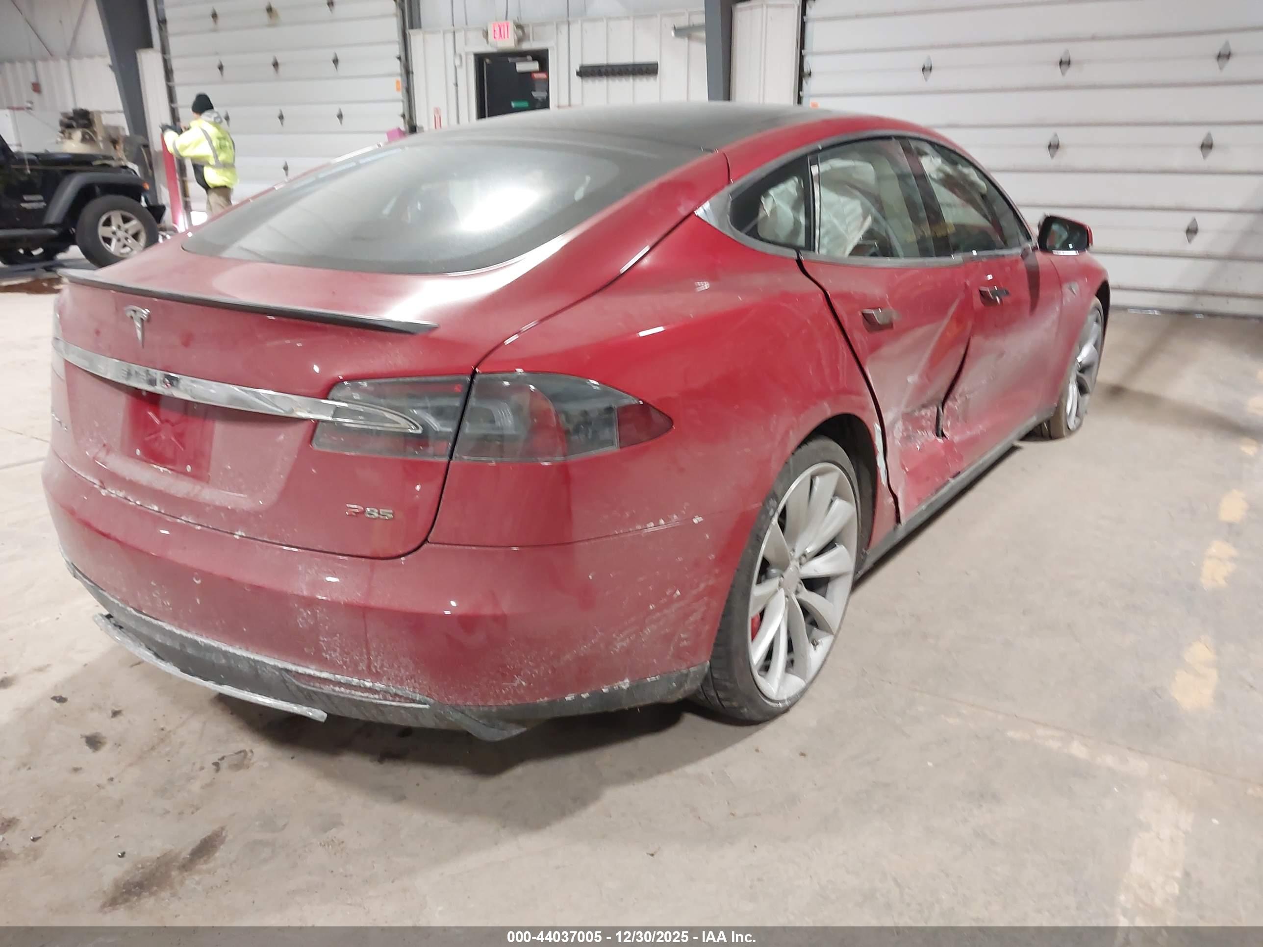 TESLA MODEL image 4