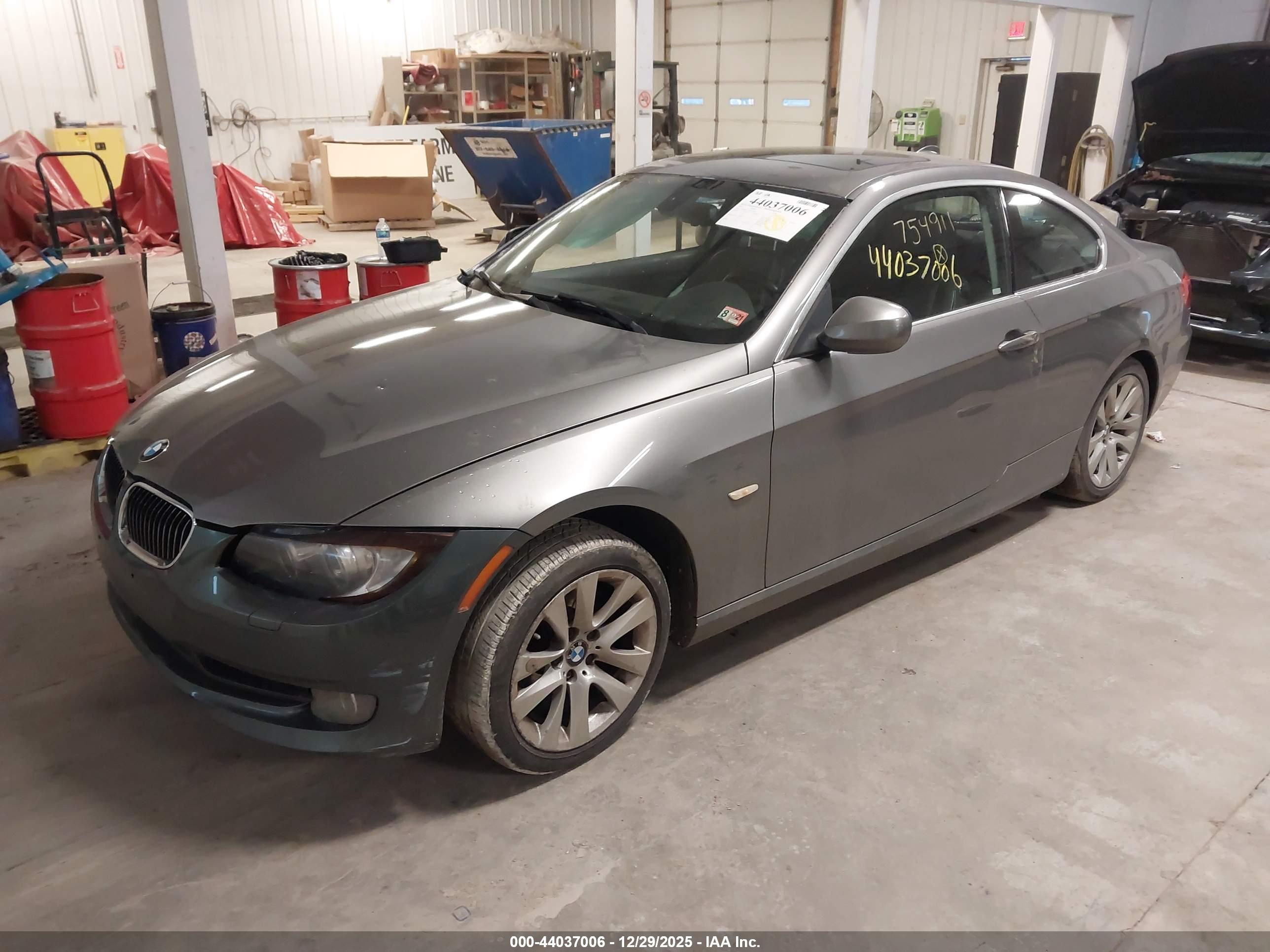 BMW 328I image 2