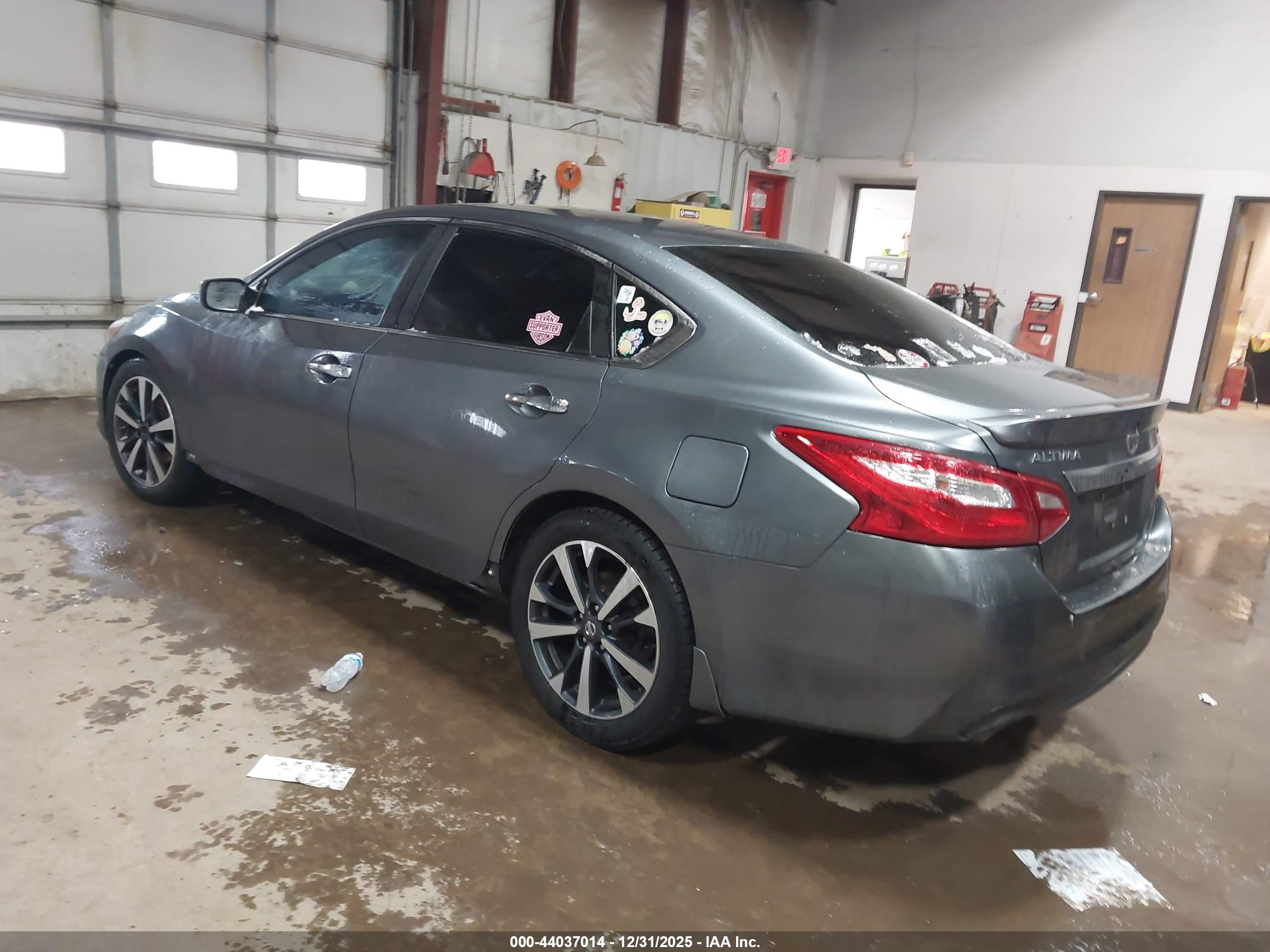 NISSAN ALTIMA image 3