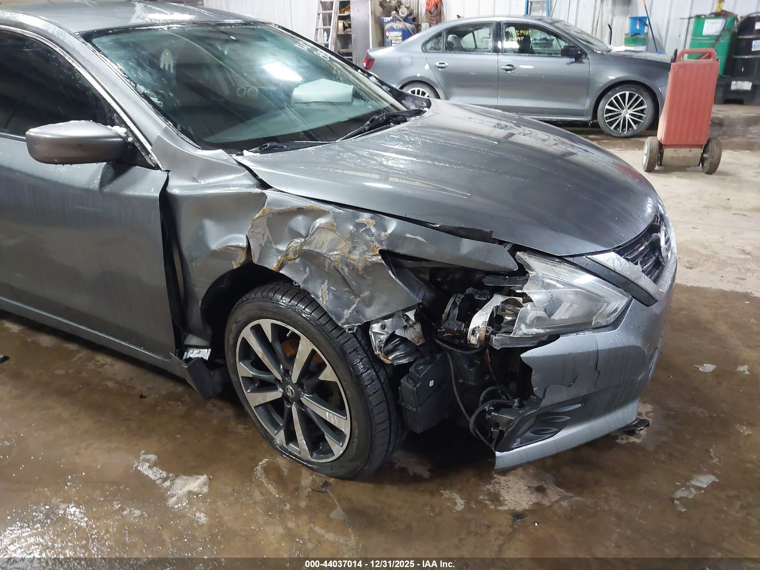 NISSAN ALTIMA image 6