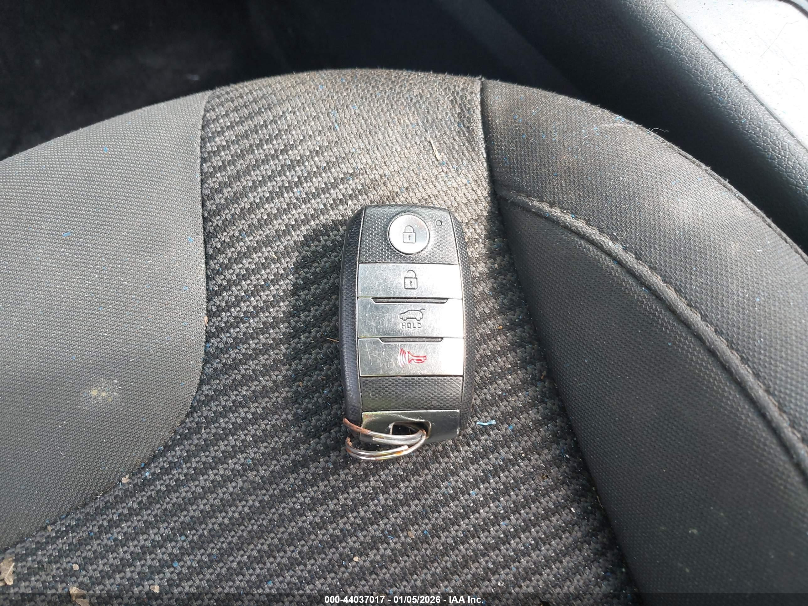 KIA NIRO image 11
