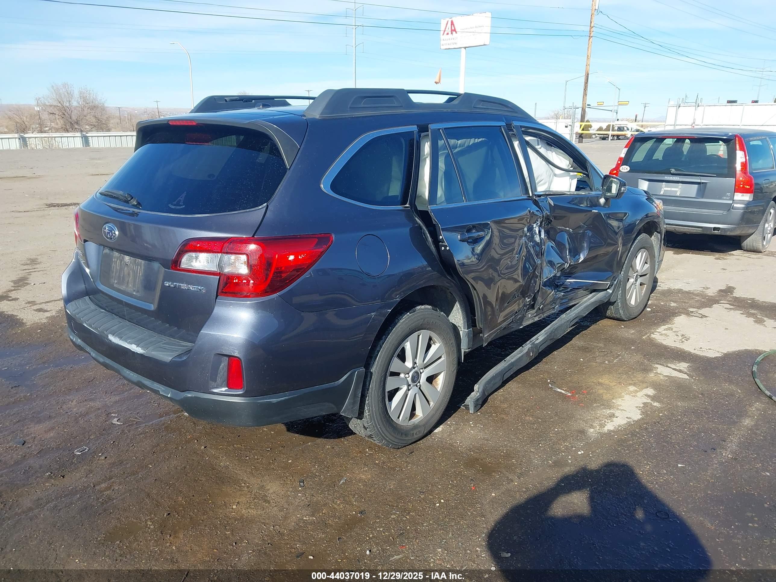 SUBARU OUTBACK image 4
