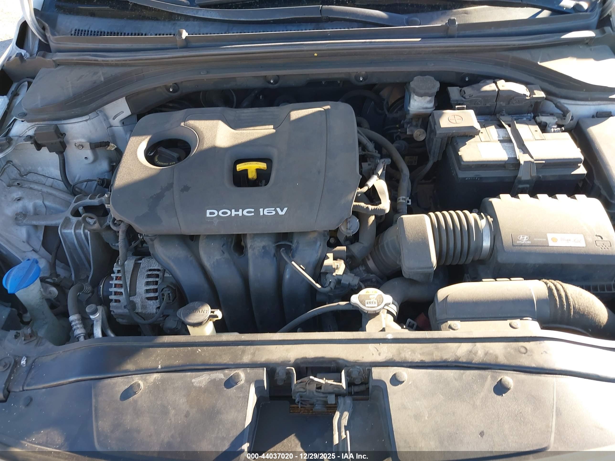 HYUNDAI ELANTRA image 10