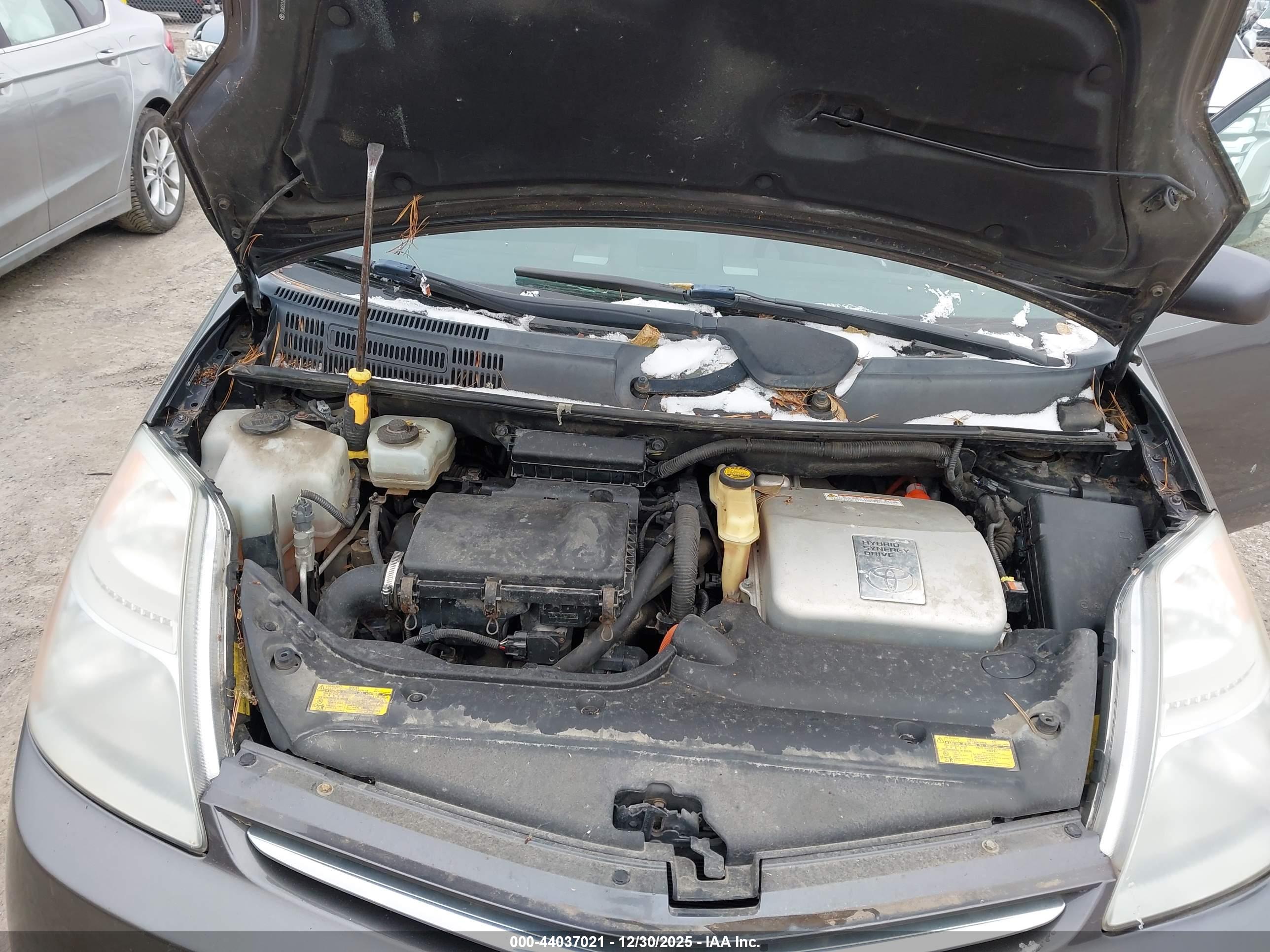 TOYOTA PRIUS image 10