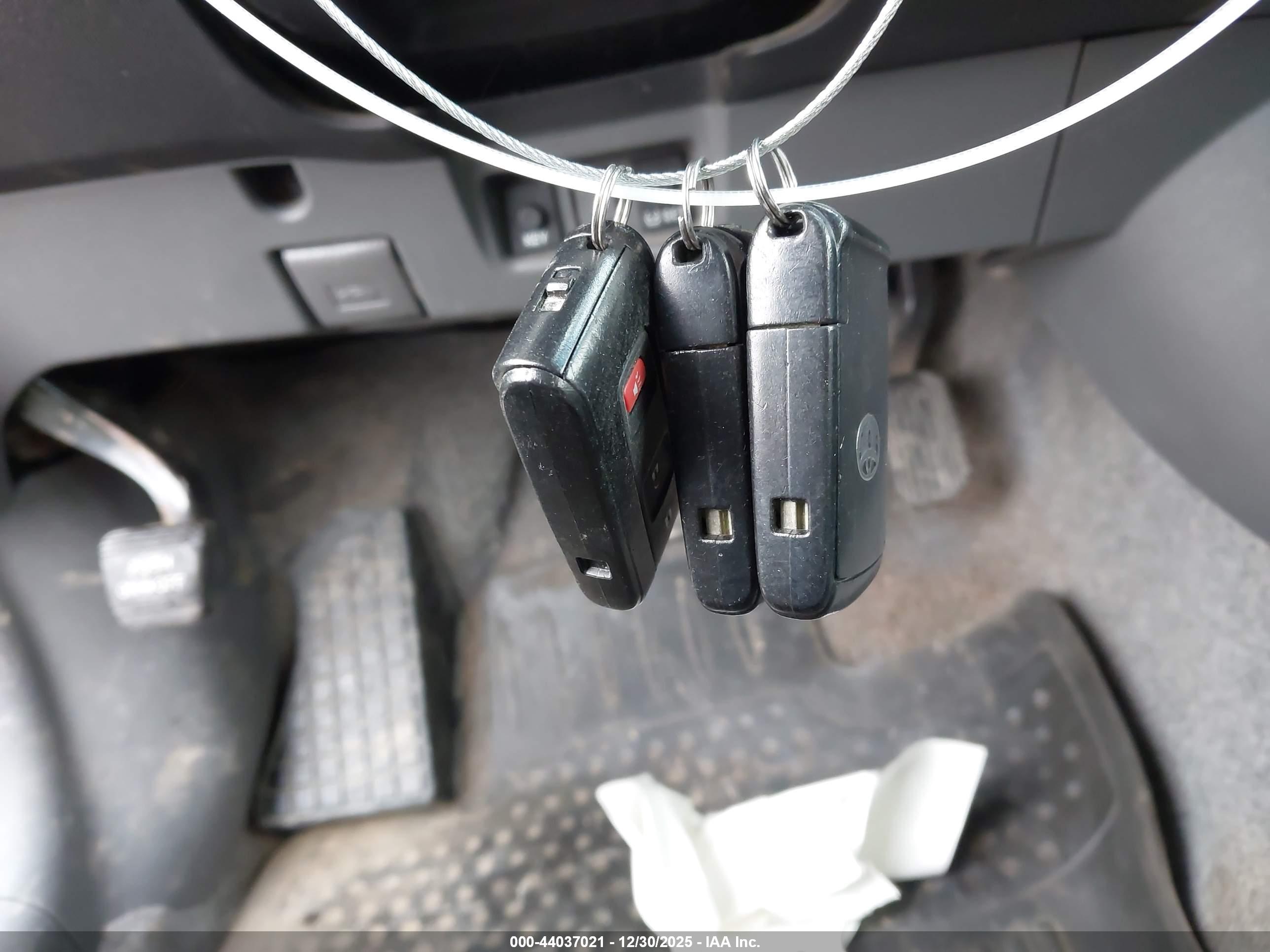 TOYOTA PRIUS image 11