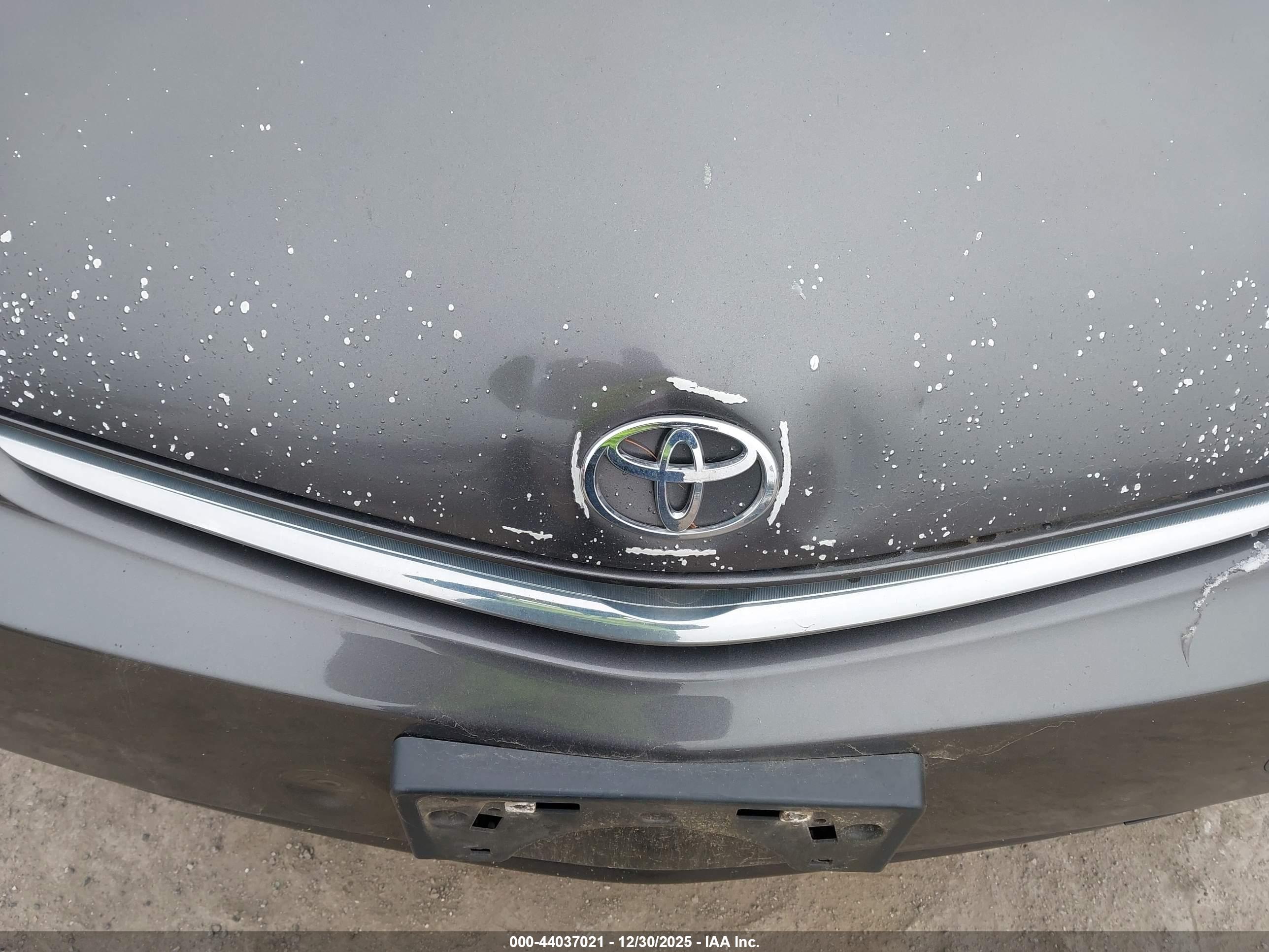 TOYOTA PRIUS image 6