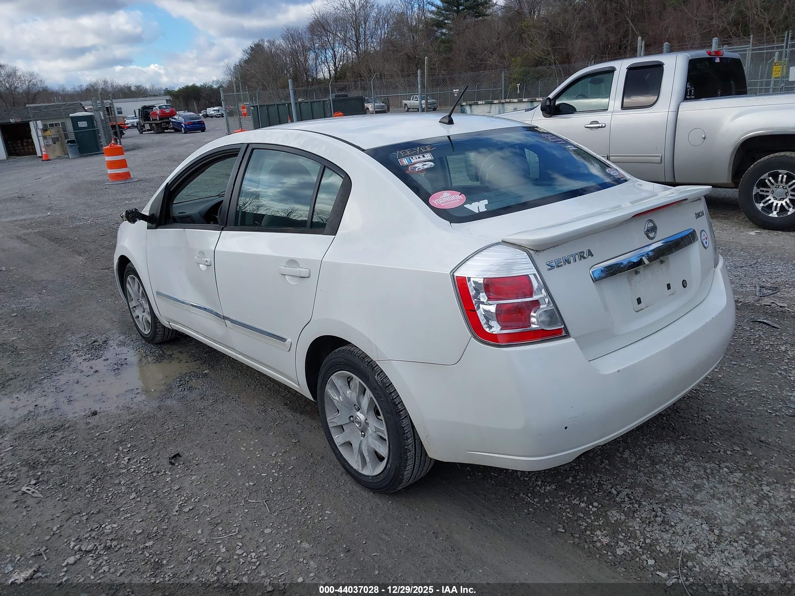 NISSAN SENTRA image 3