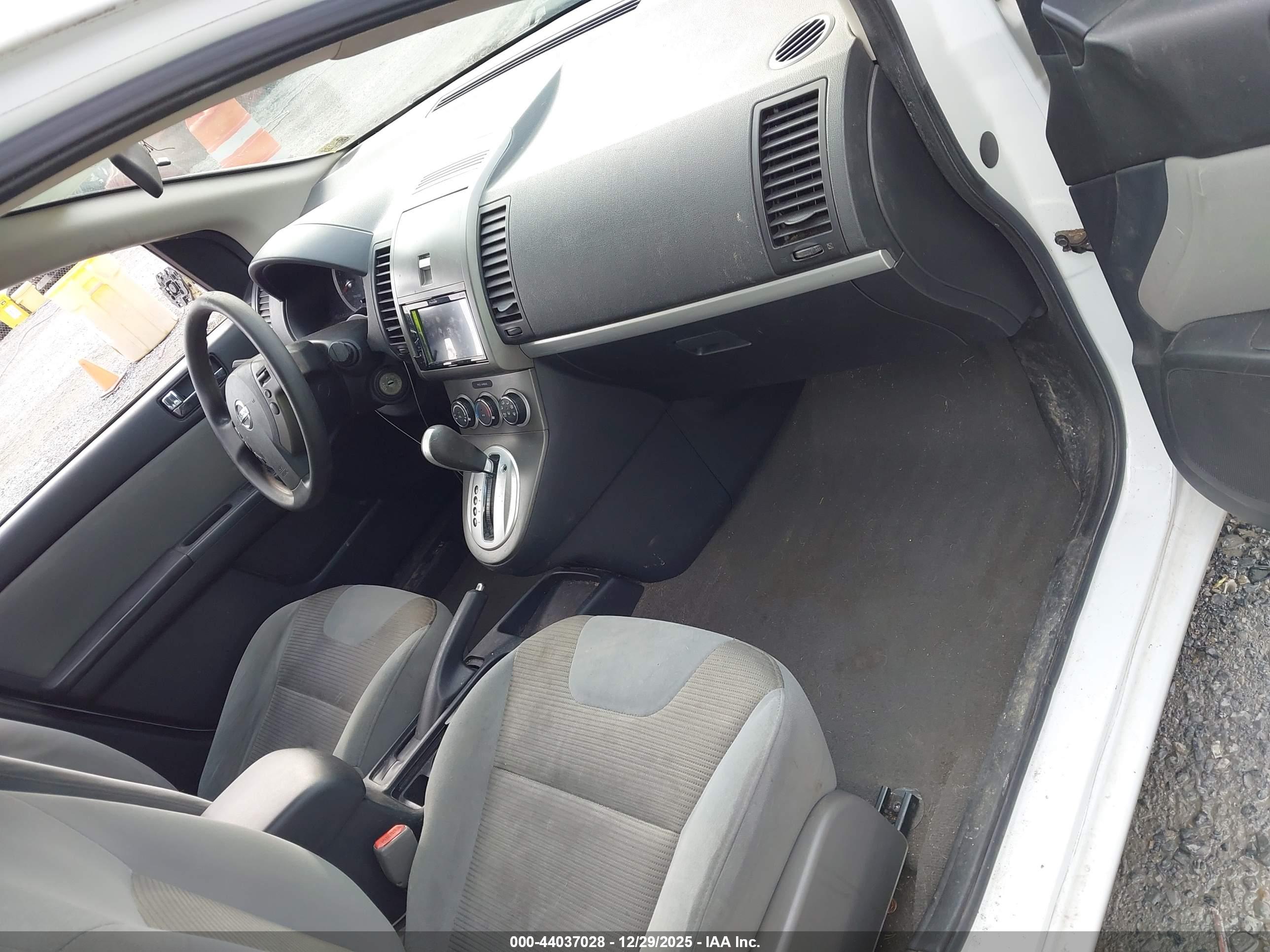 NISSAN SENTRA image 5